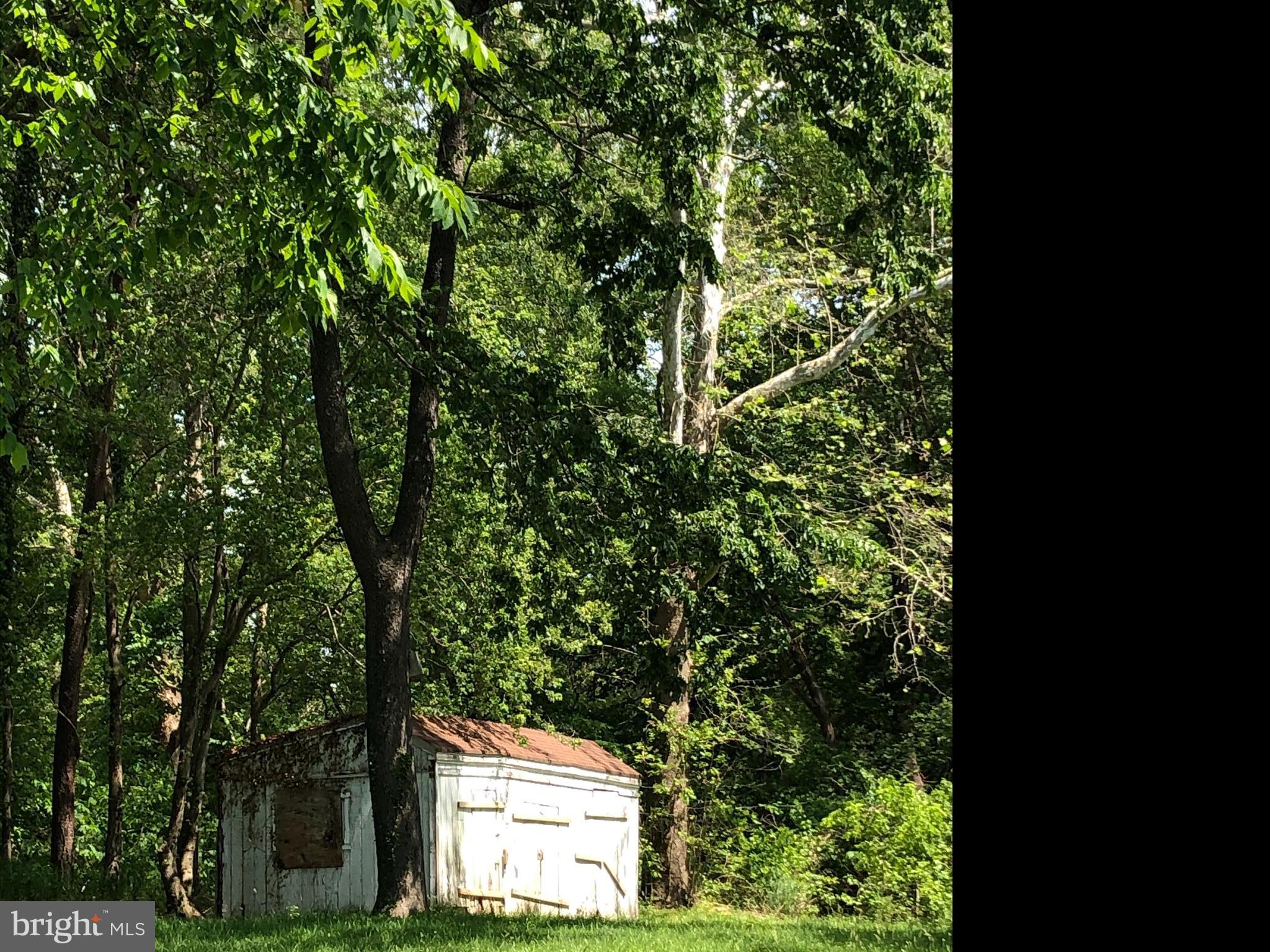 CALVERT MANOR - Land