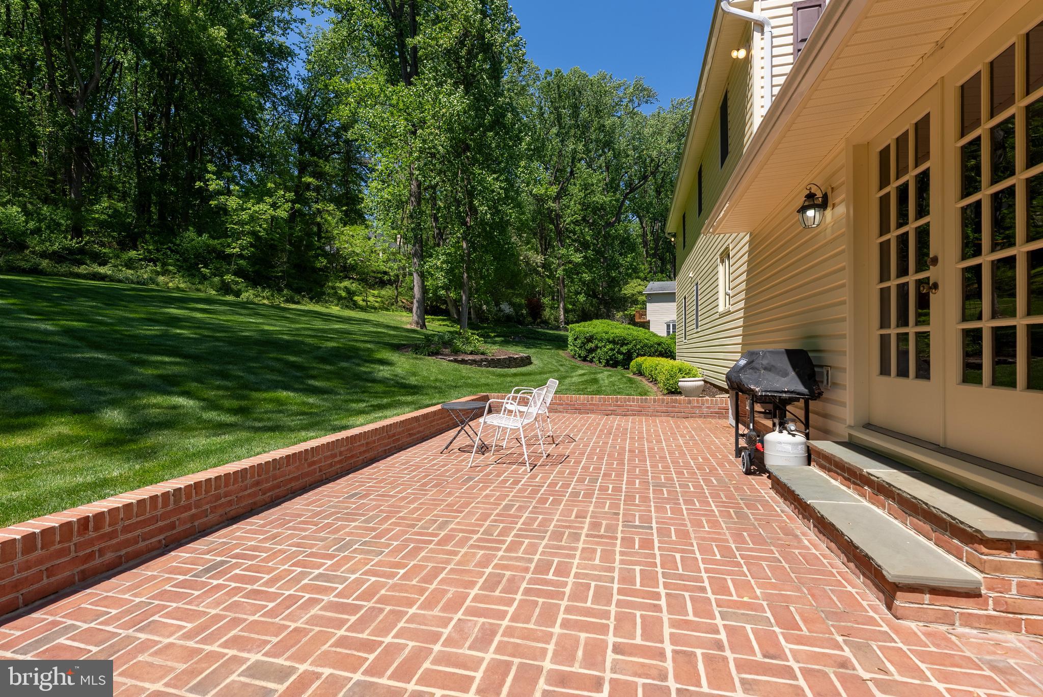 MANOR WOODS - Residential