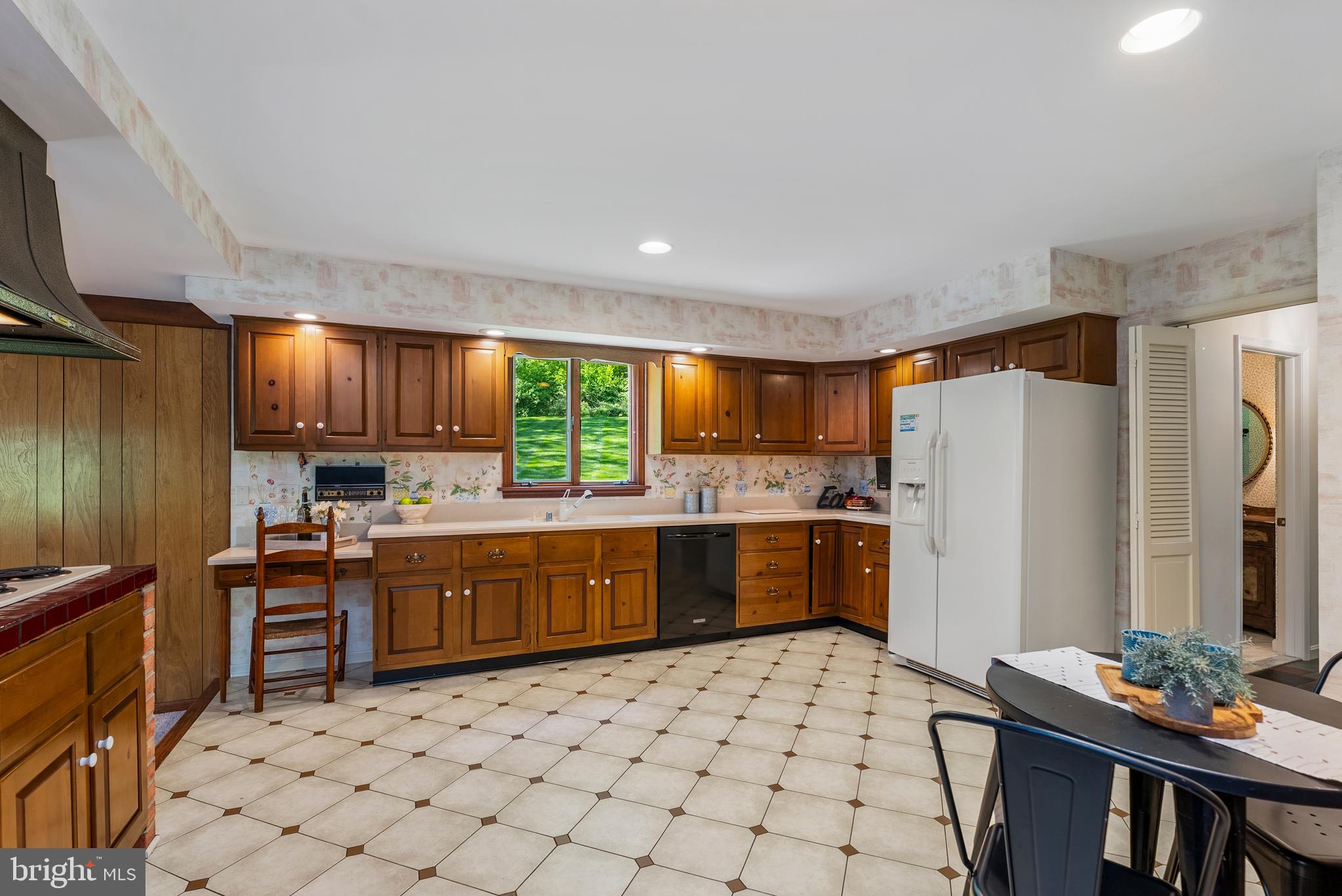 MANOR WOODS - Residential