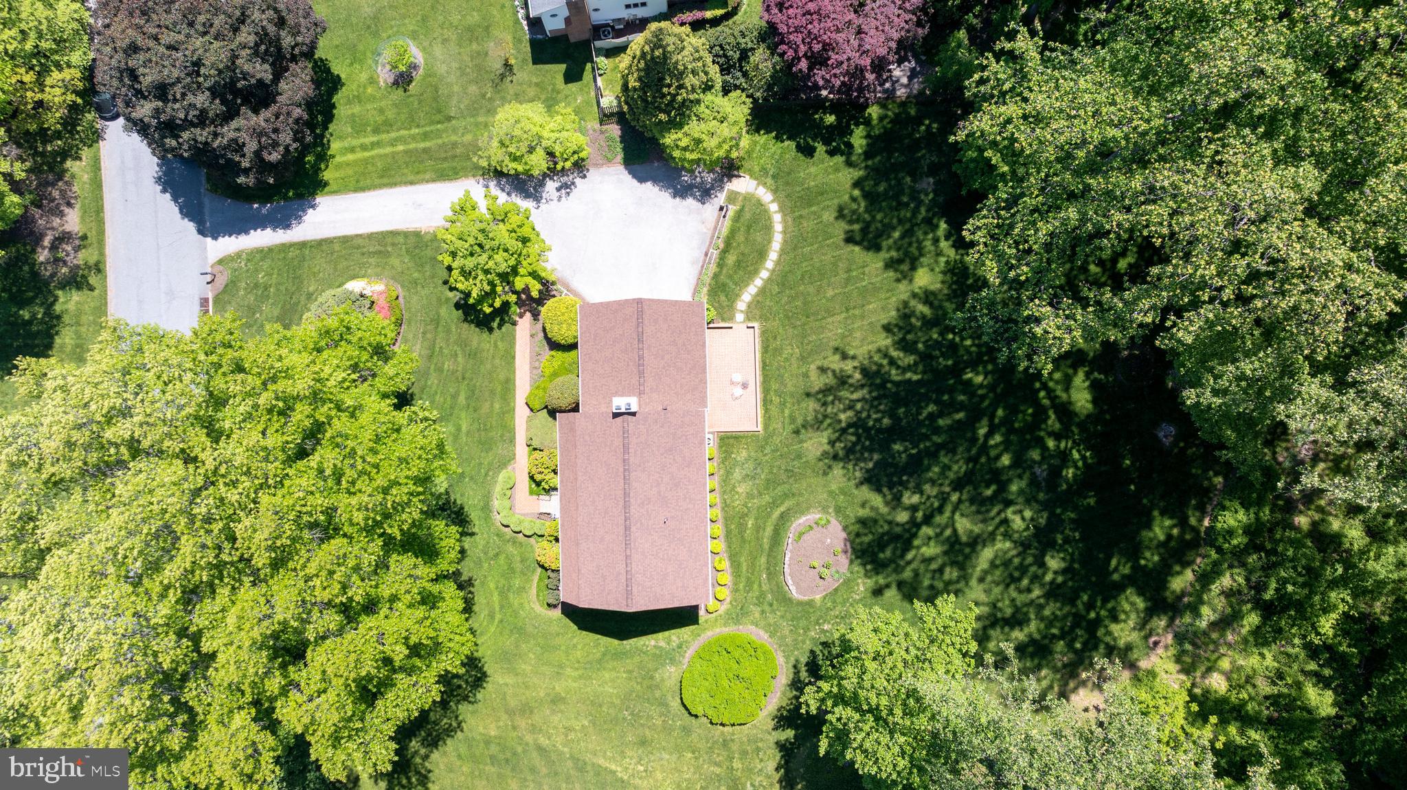 MANOR WOODS - Residential
