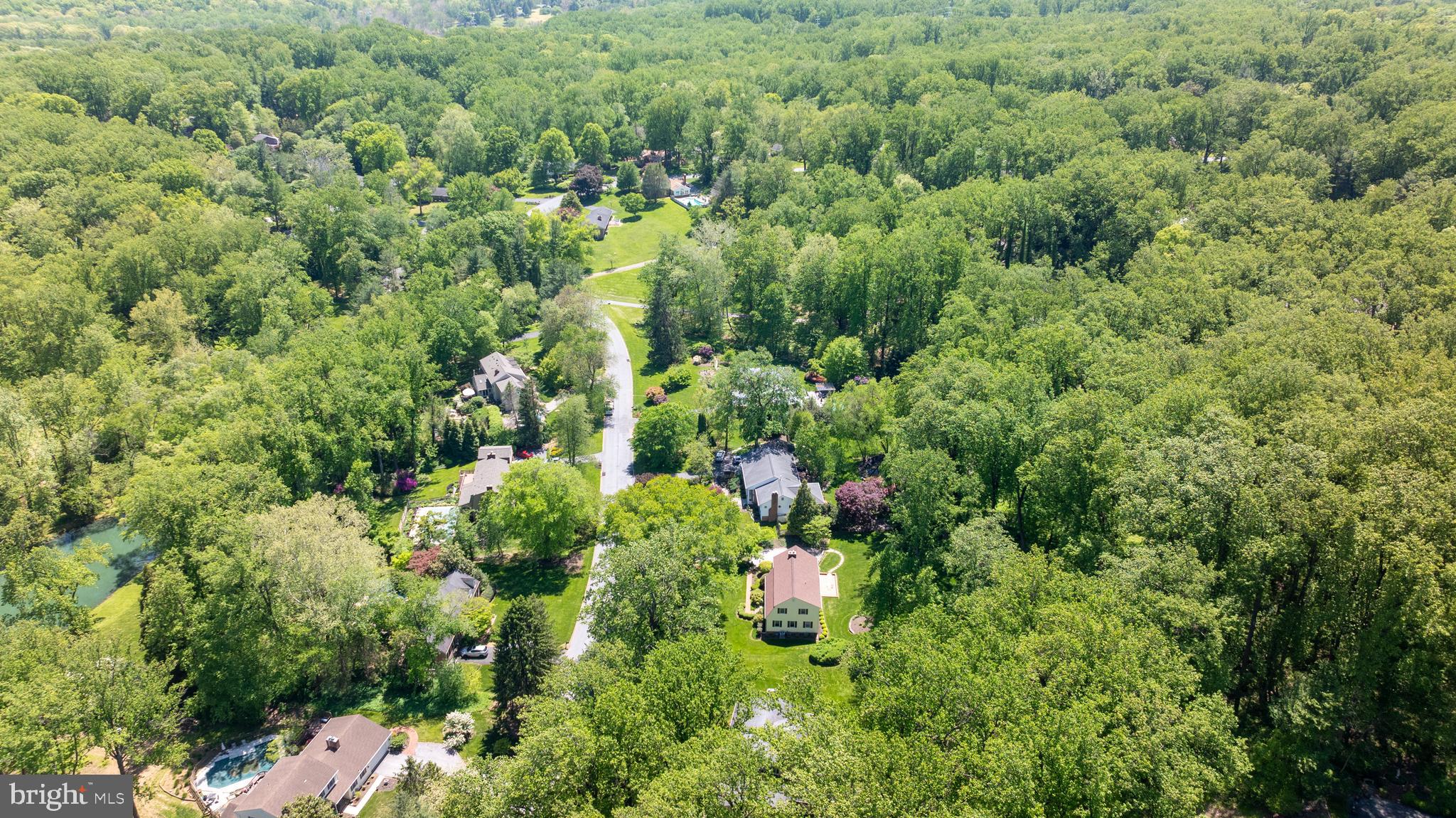 MANOR WOODS - Residential
