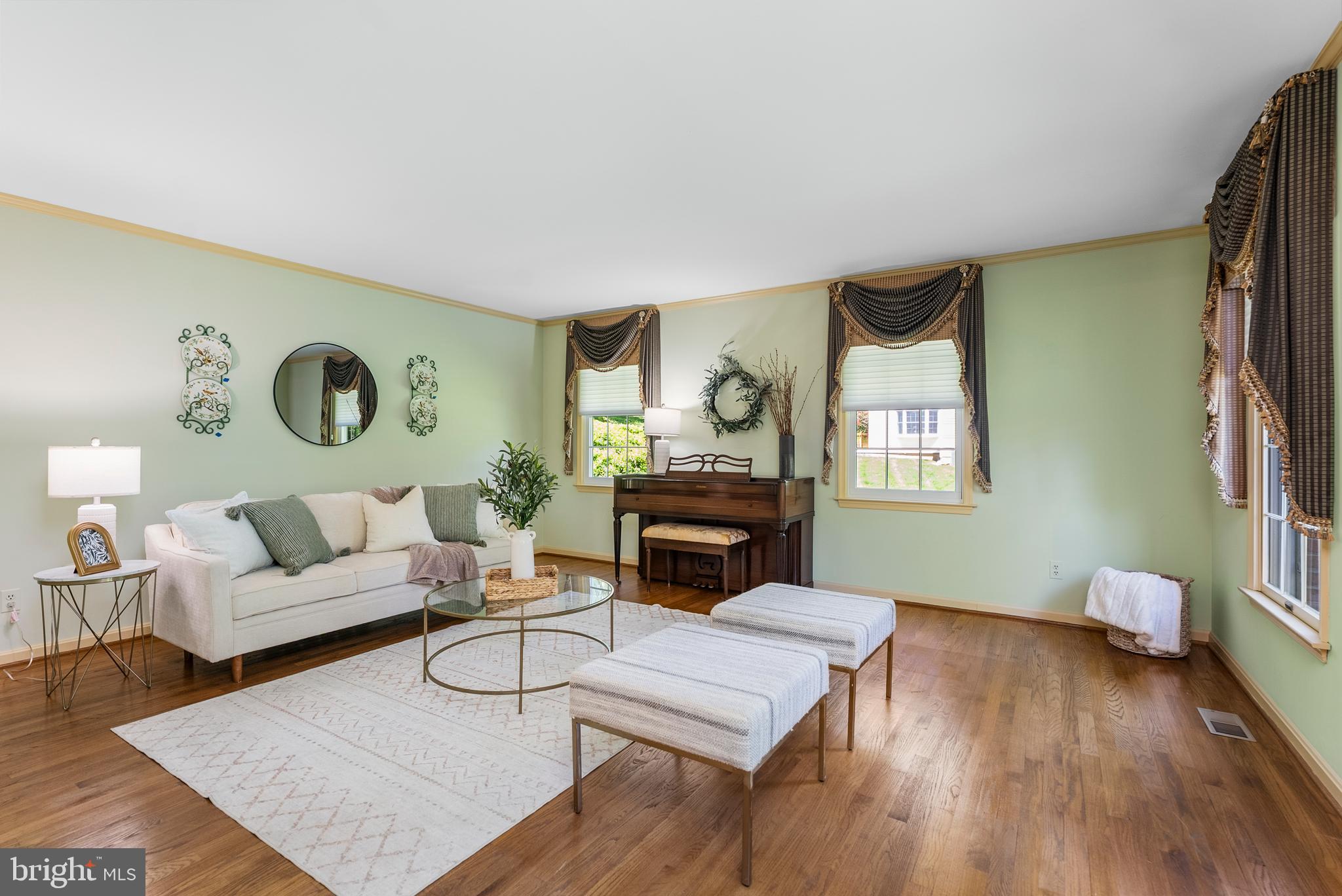 MANOR WOODS - Residential