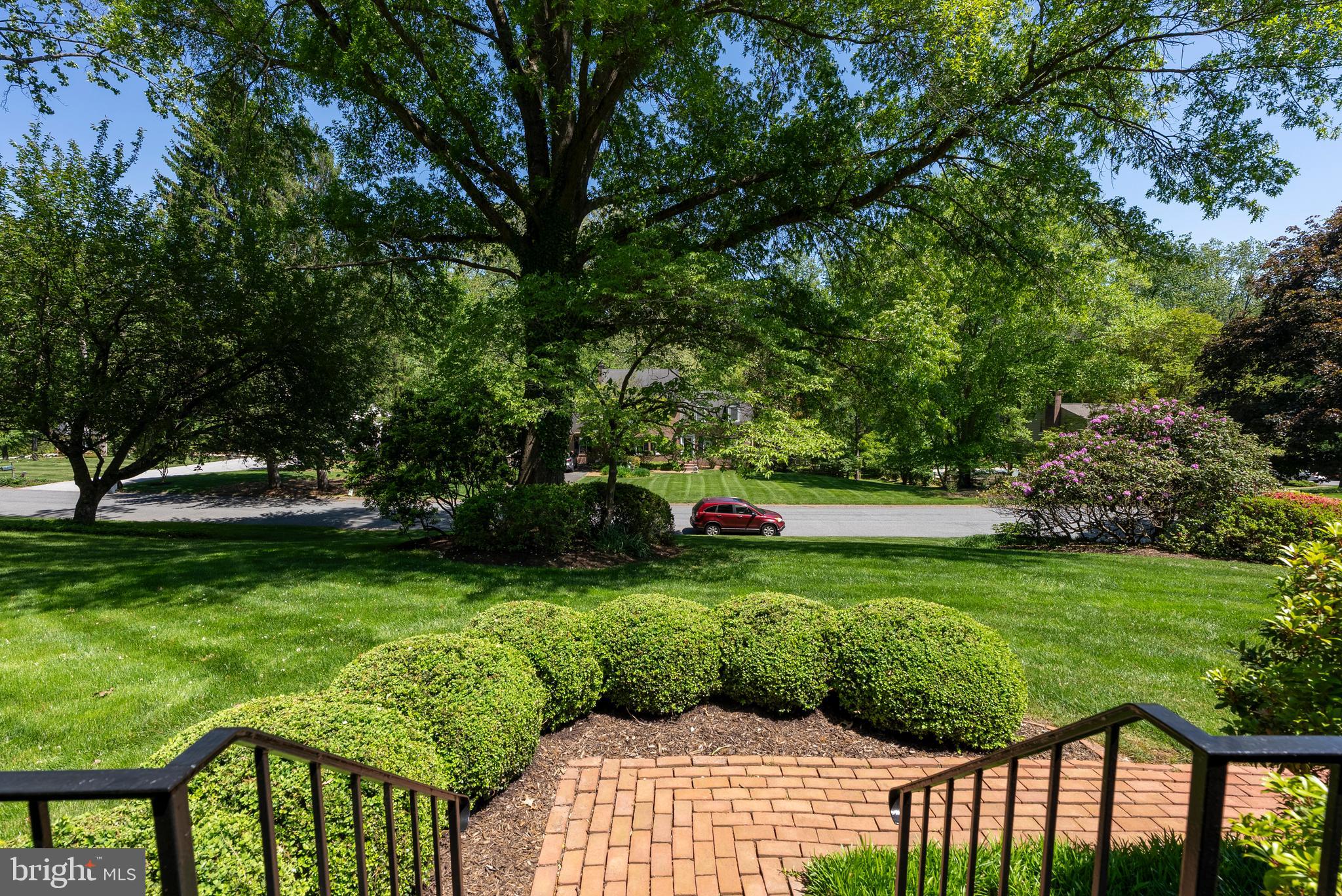 MANOR WOODS - Residential