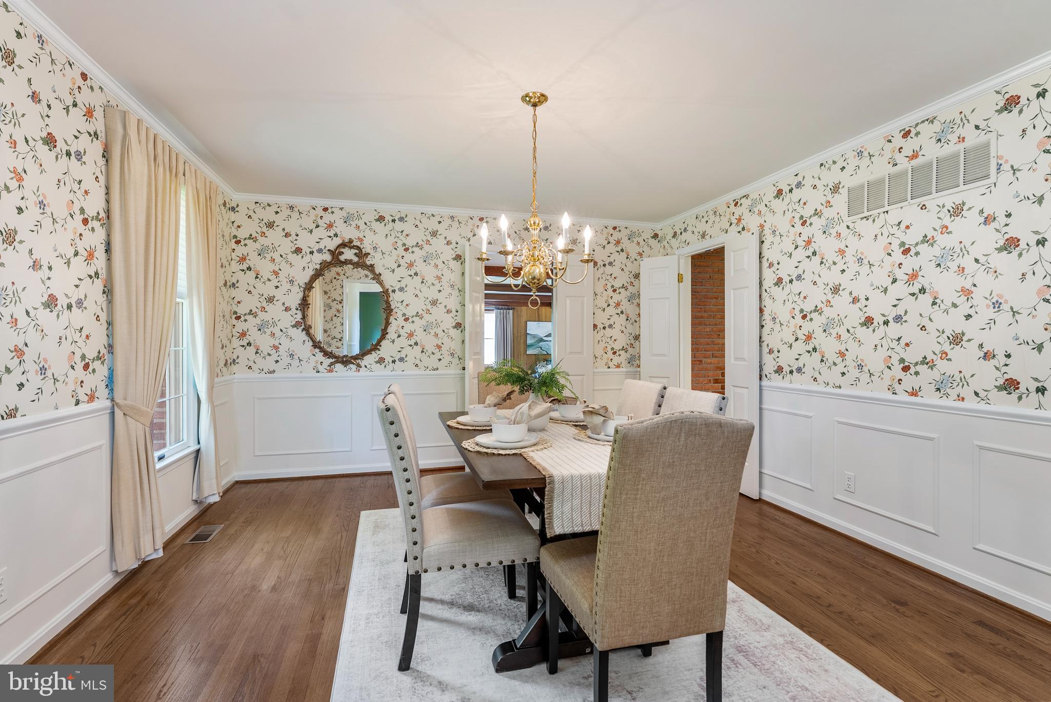 MANOR WOODS - Residential