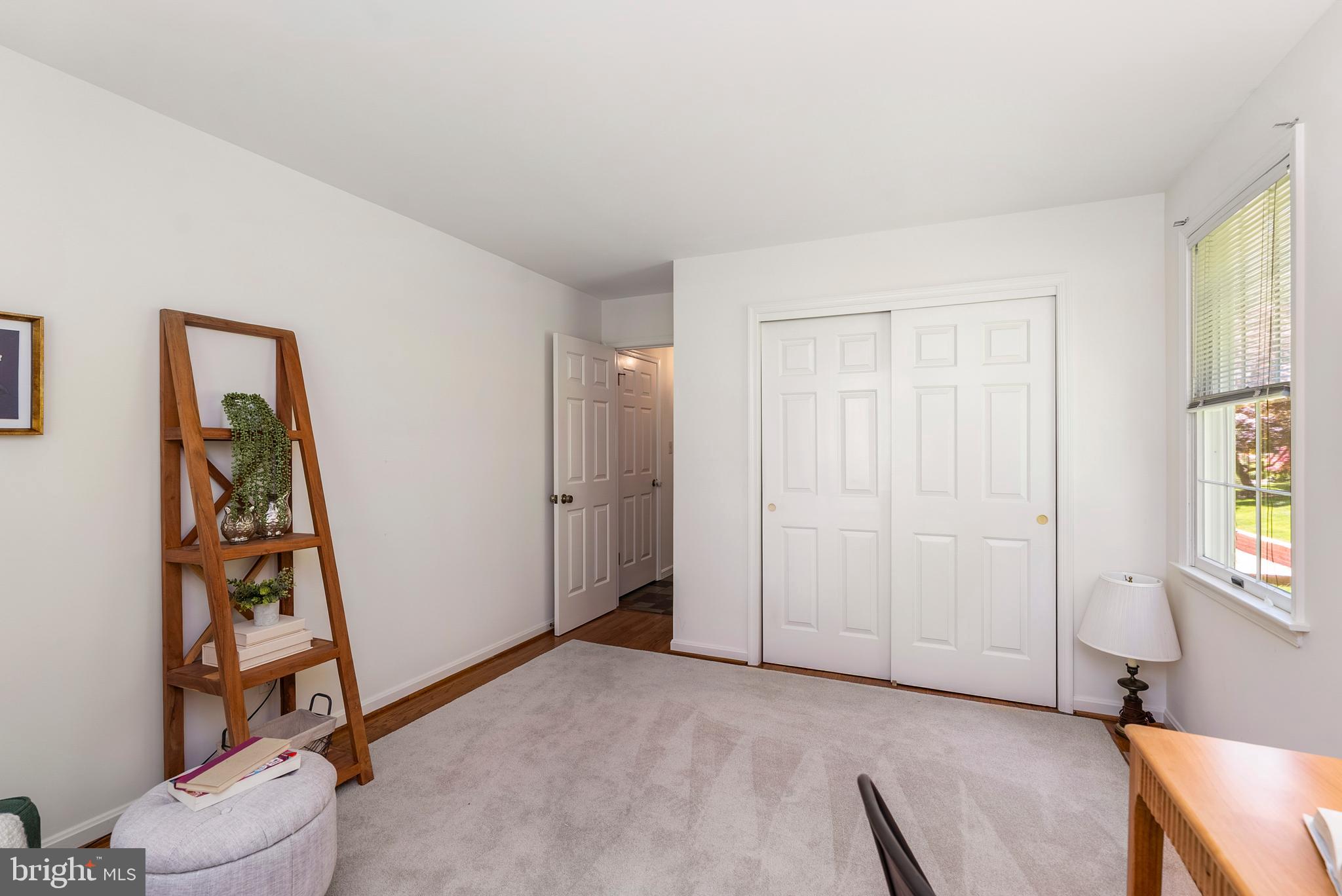MANOR WOODS - Residential