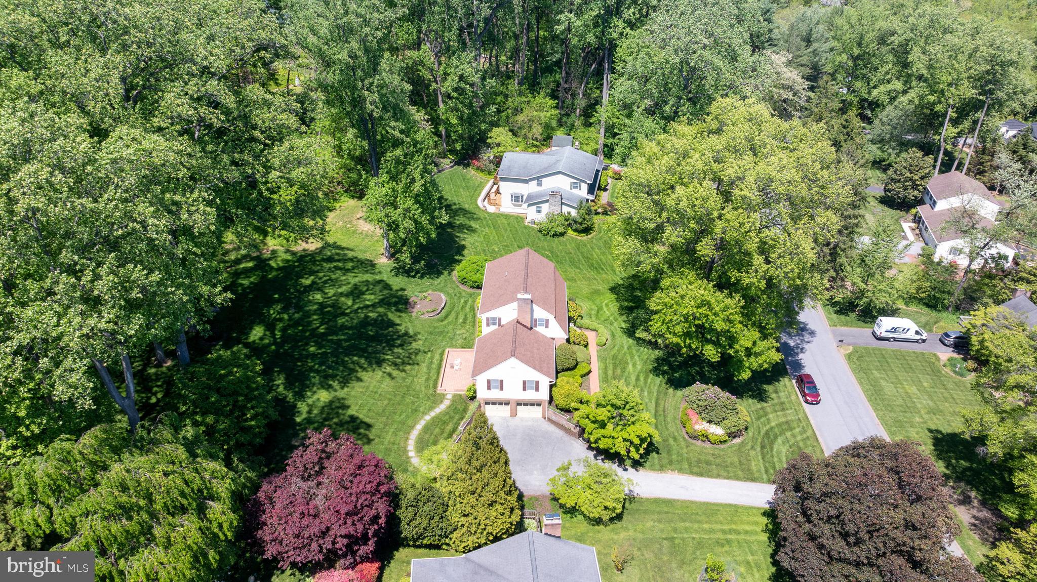 MANOR WOODS - Residential