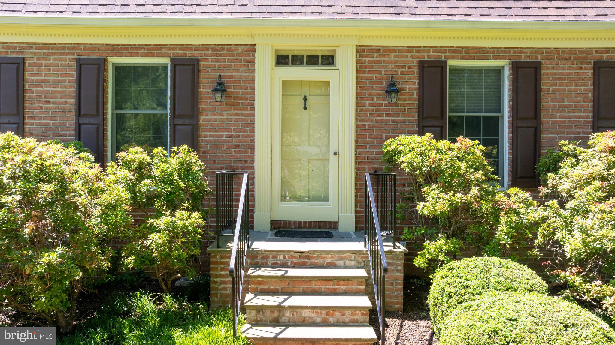 MANOR WOODS - Residential