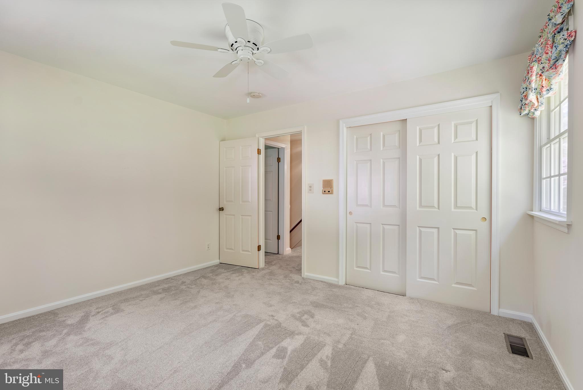 MANOR WOODS - Residential