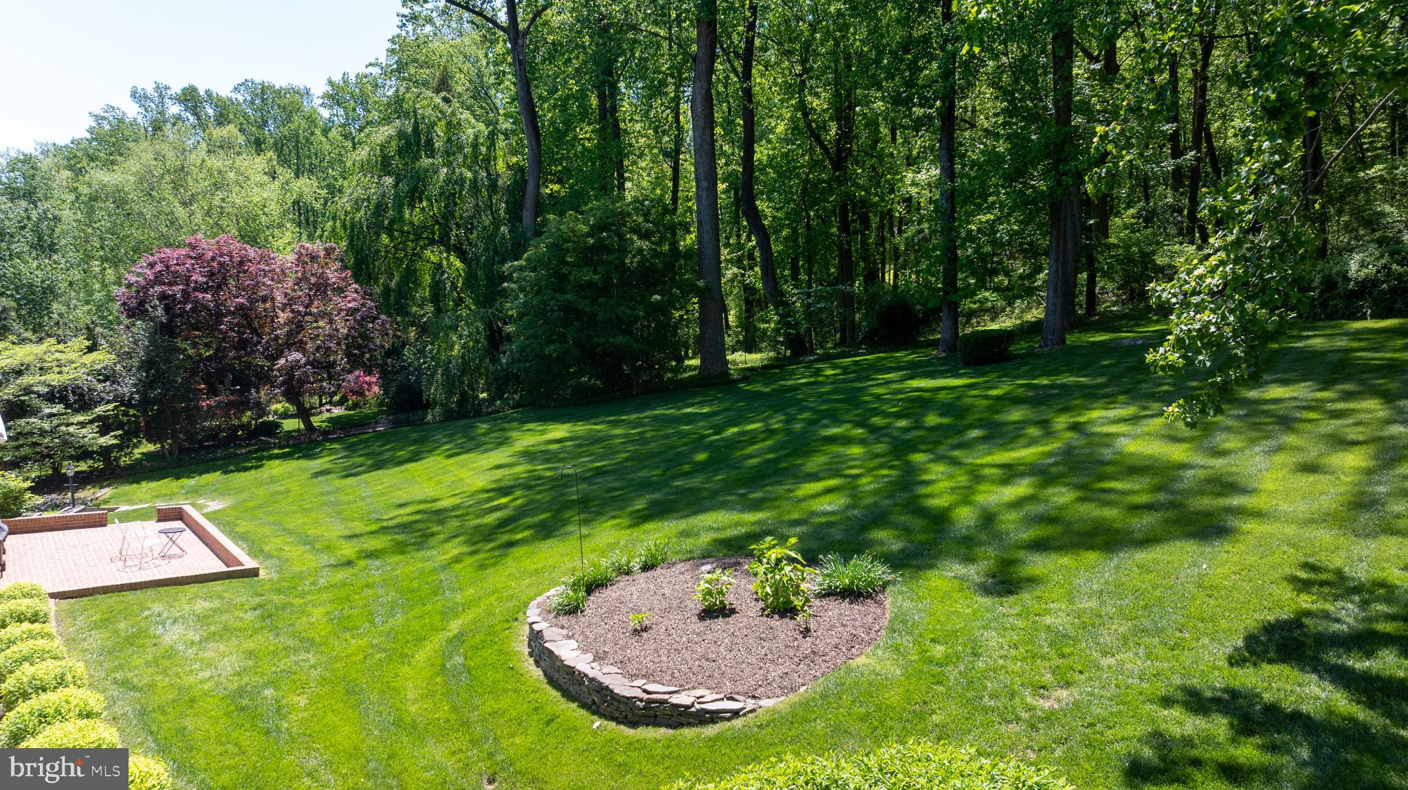 MANOR WOODS - Residential