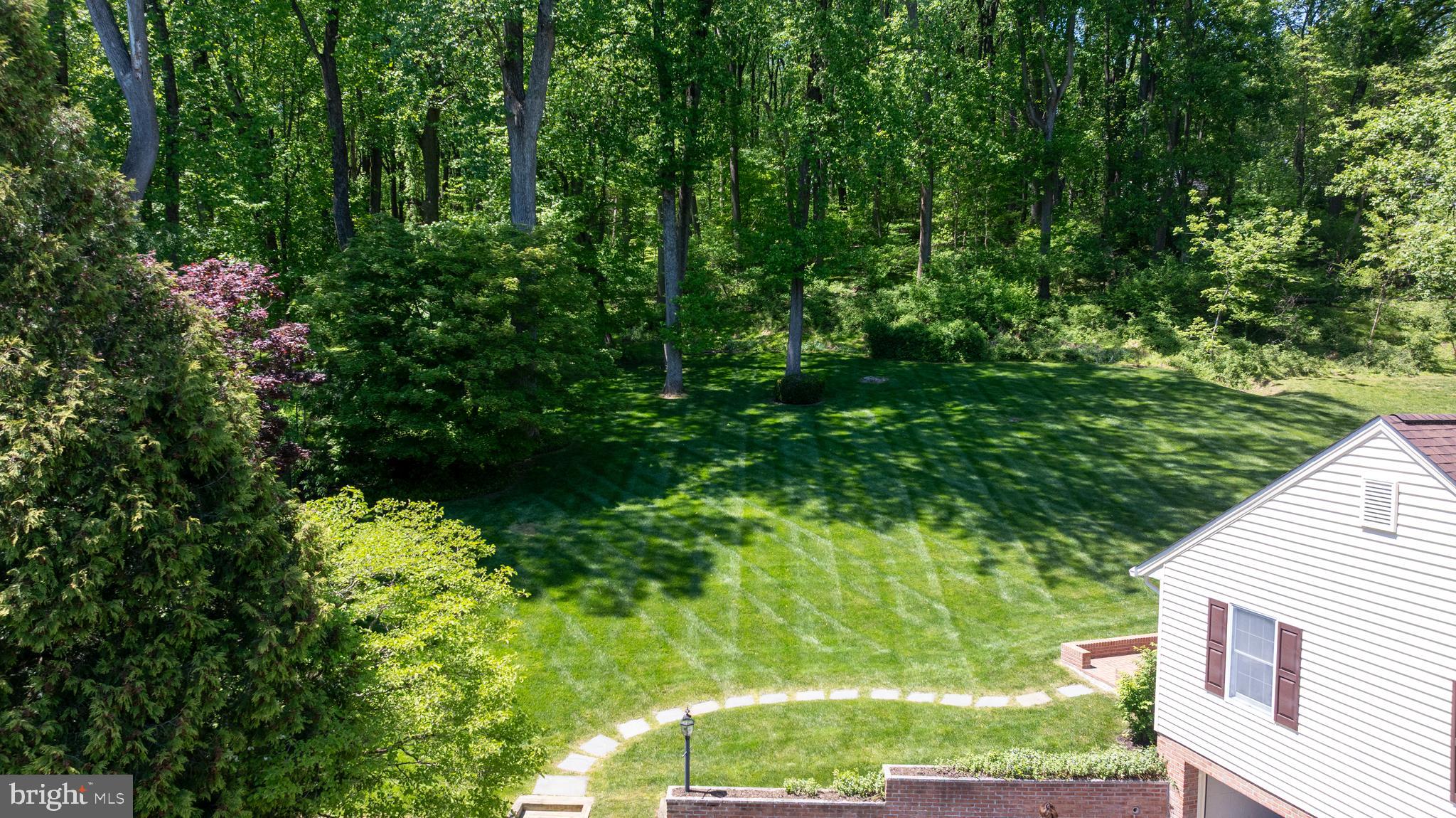 MANOR WOODS - Residential