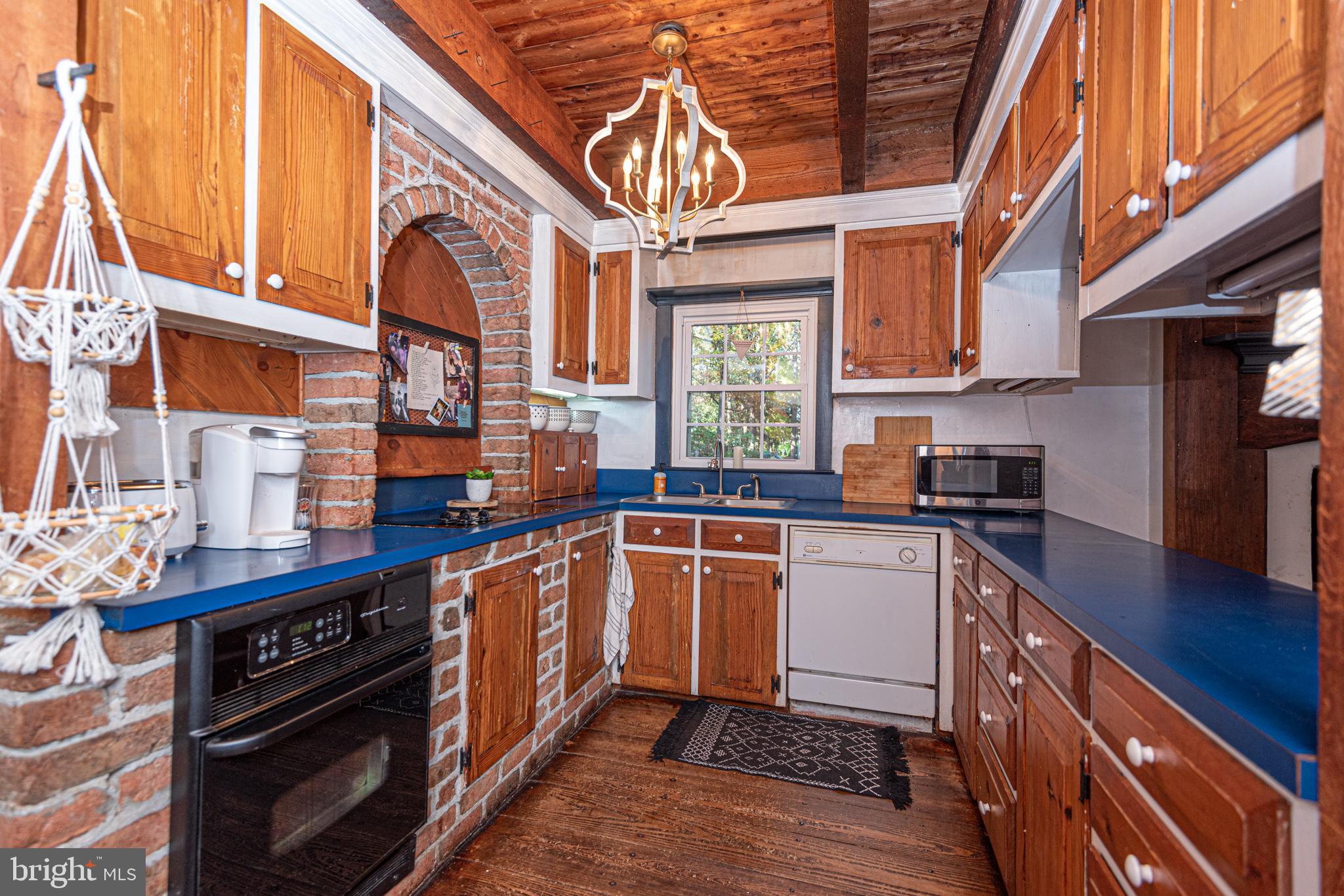 CROOKED OAK ESTATES - Residential