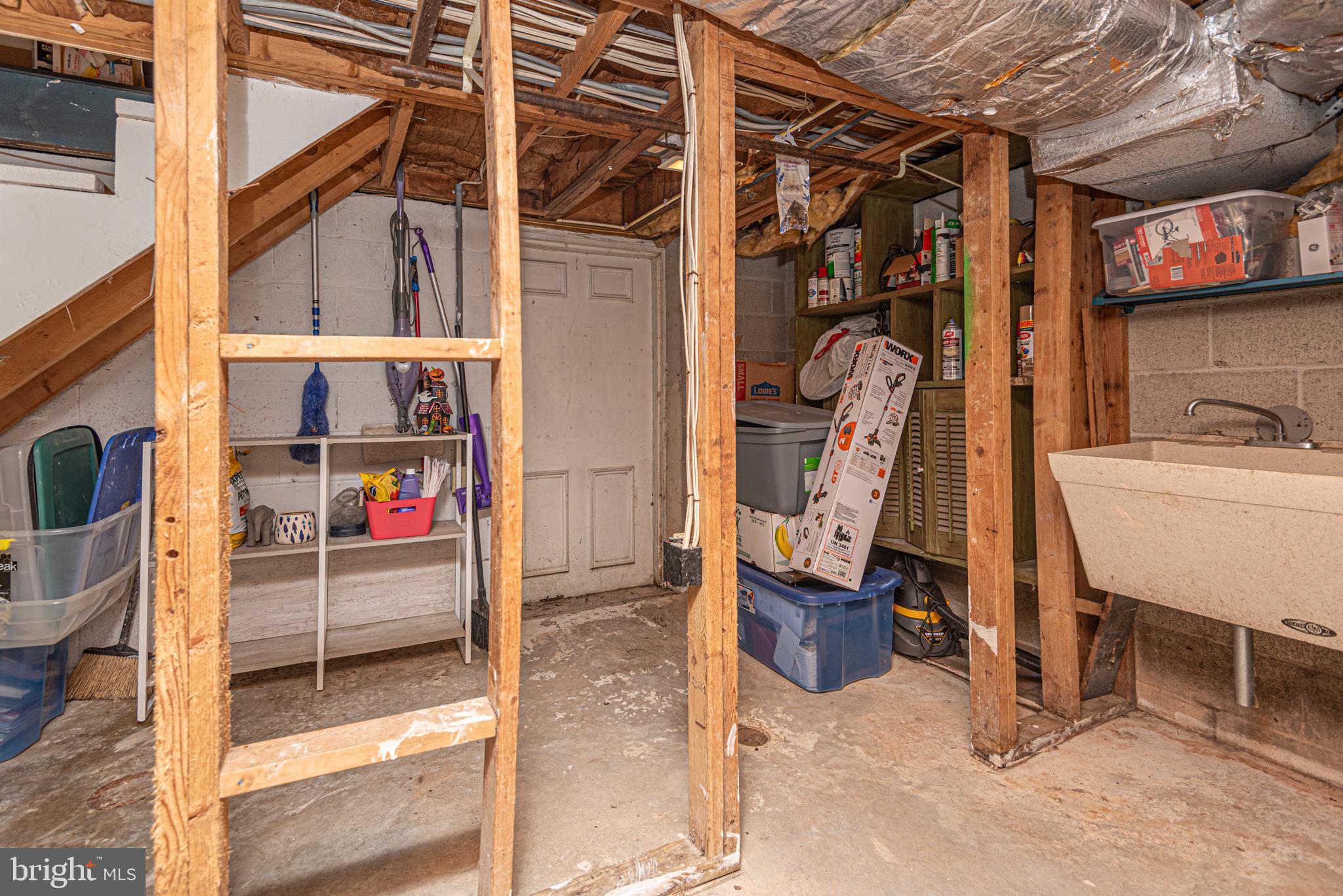 CROOKED OAK ESTATES - Residential