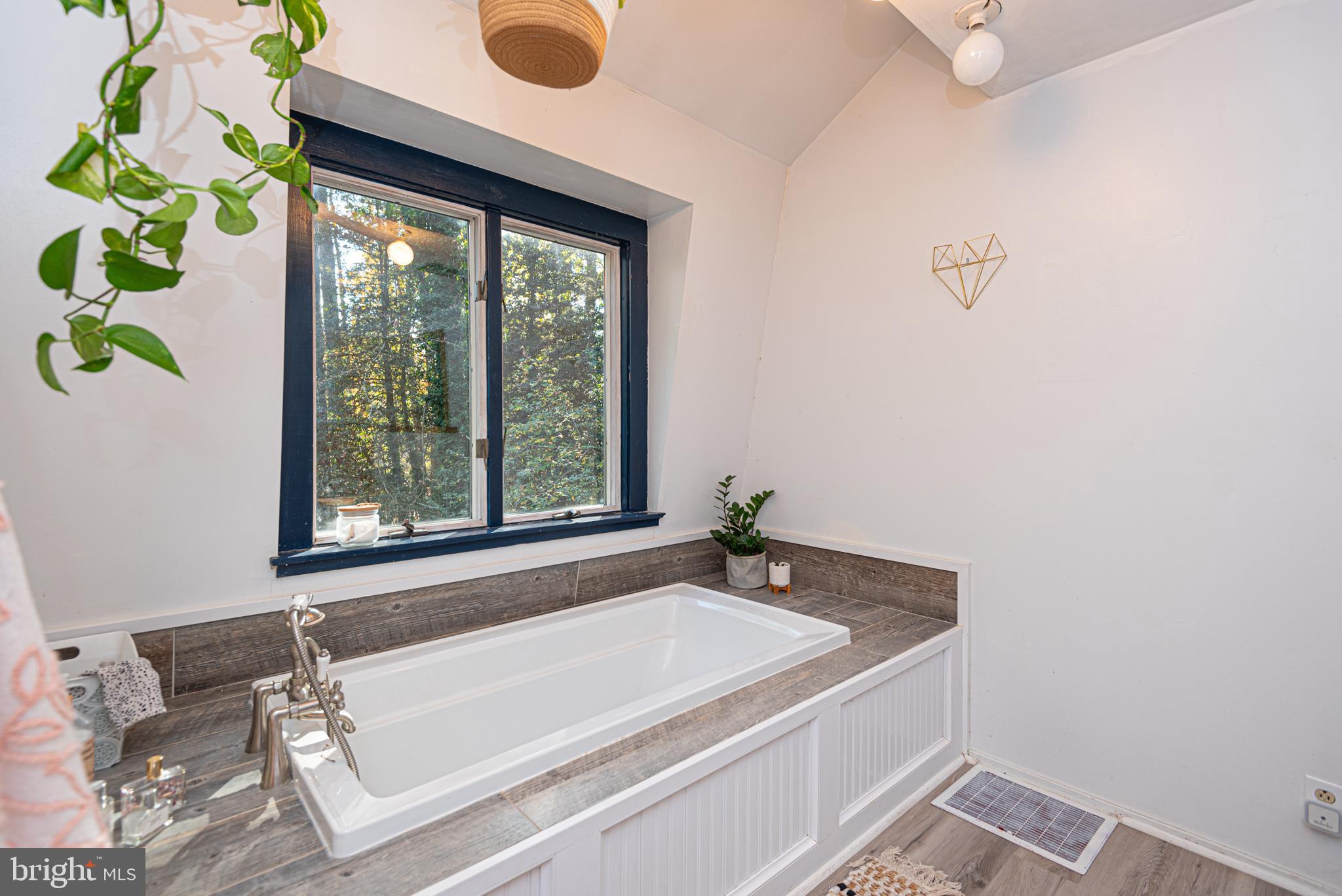 CROOKED OAK ESTATES - Residential