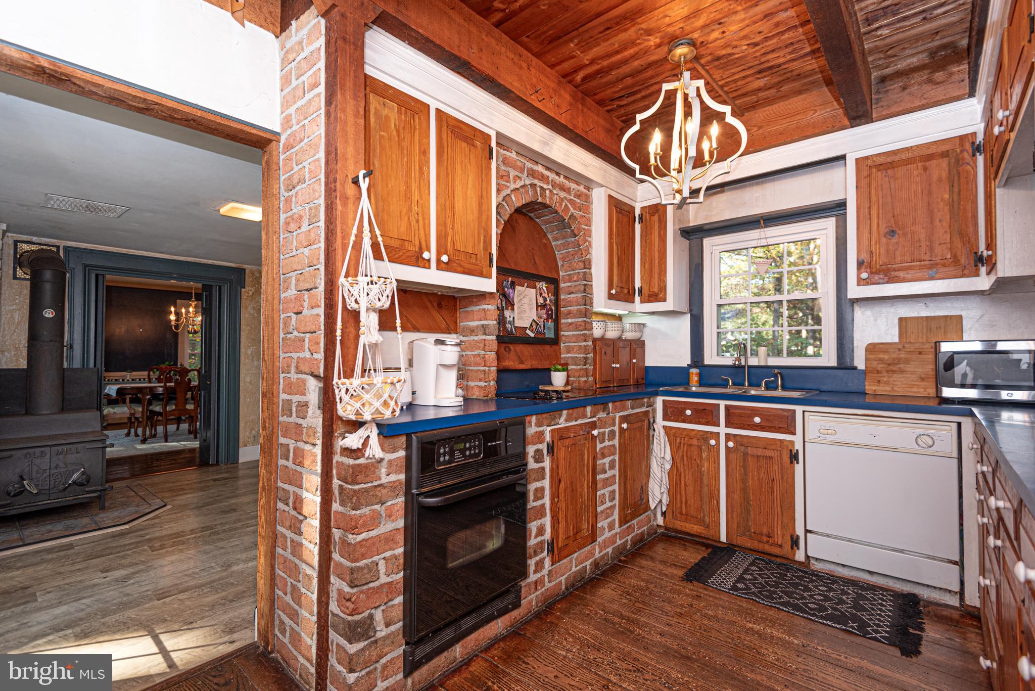 CROOKED OAK ESTATES - Residential