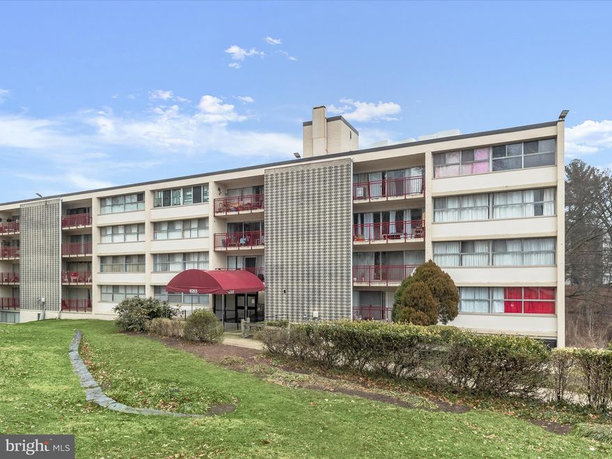 **CASH OR HARD MONEY ONLY** Spacious efficiency apartment located in beautiful Silver Spring. Great location just a couple blocks away from the Langley Crossroads shopping center. The property also includes parking spot and numerous amenities such as on site such as laundry rooms, tot lots for kids, etc. Go check it out today before it's gone!! **Sellers acquired property via tax sale foreclosure ** SELLERS STRONGLY RECOMMEND USING NEW WORLD TITLE OR ONE OF THE TITLE COMPANIES LISTED IN THE SELLER ADDENDUM.**