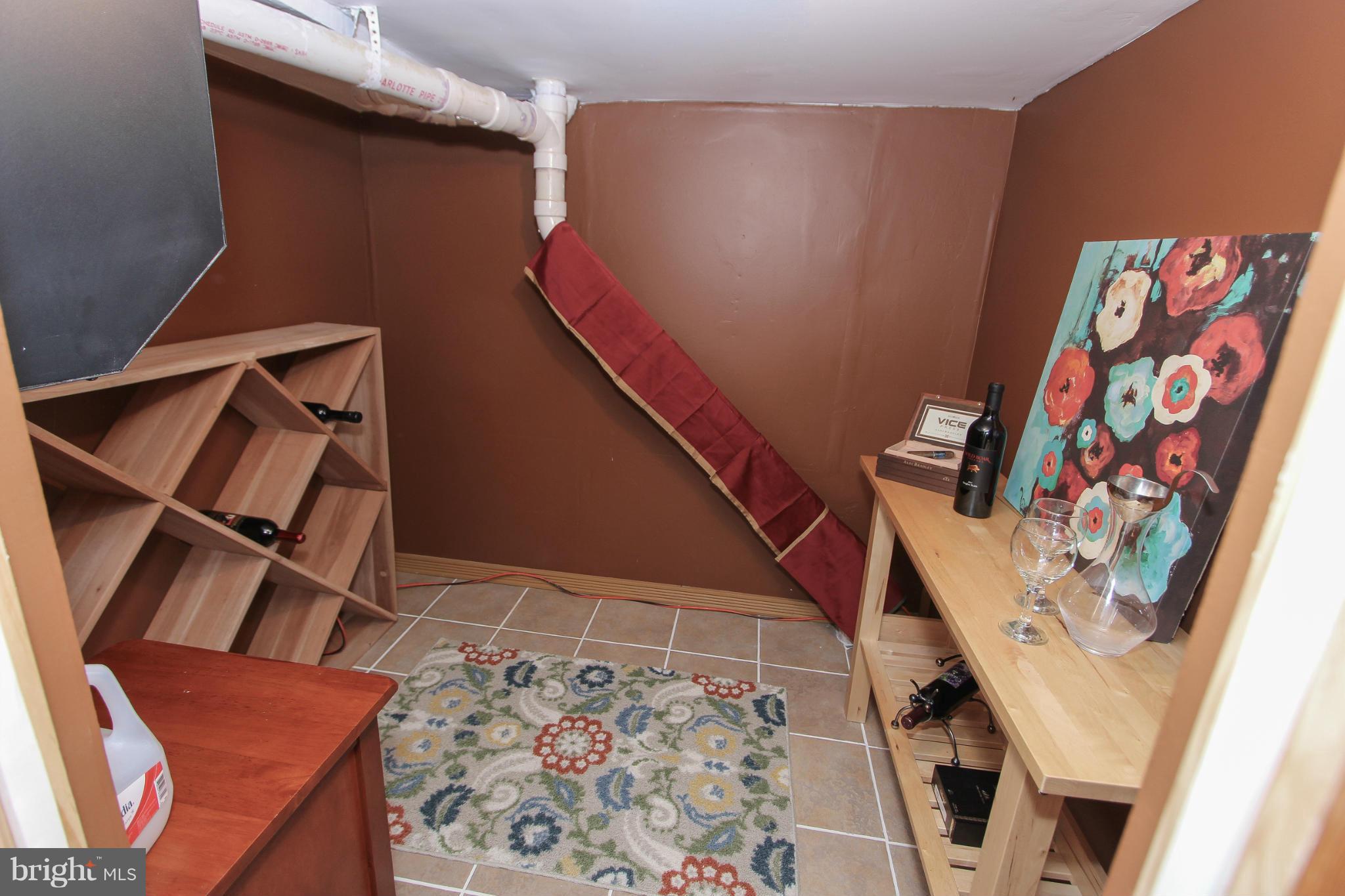 MIRROR RIDGE - Residential