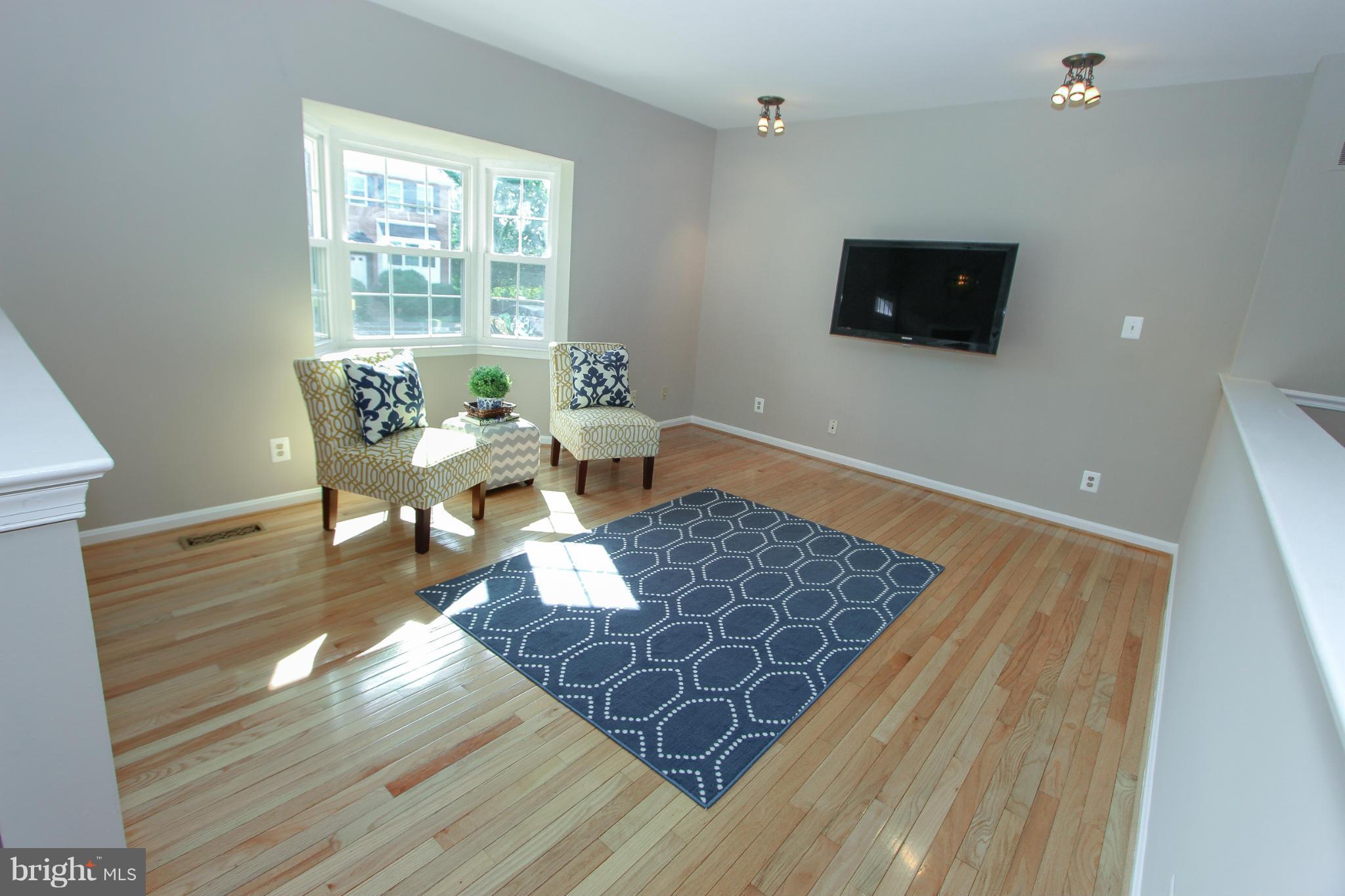 MIRROR RIDGE - Residential