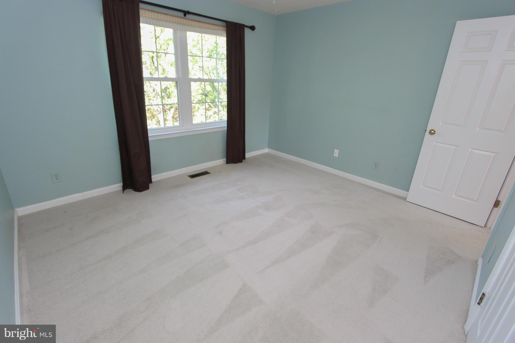 MIRROR RIDGE - Residential