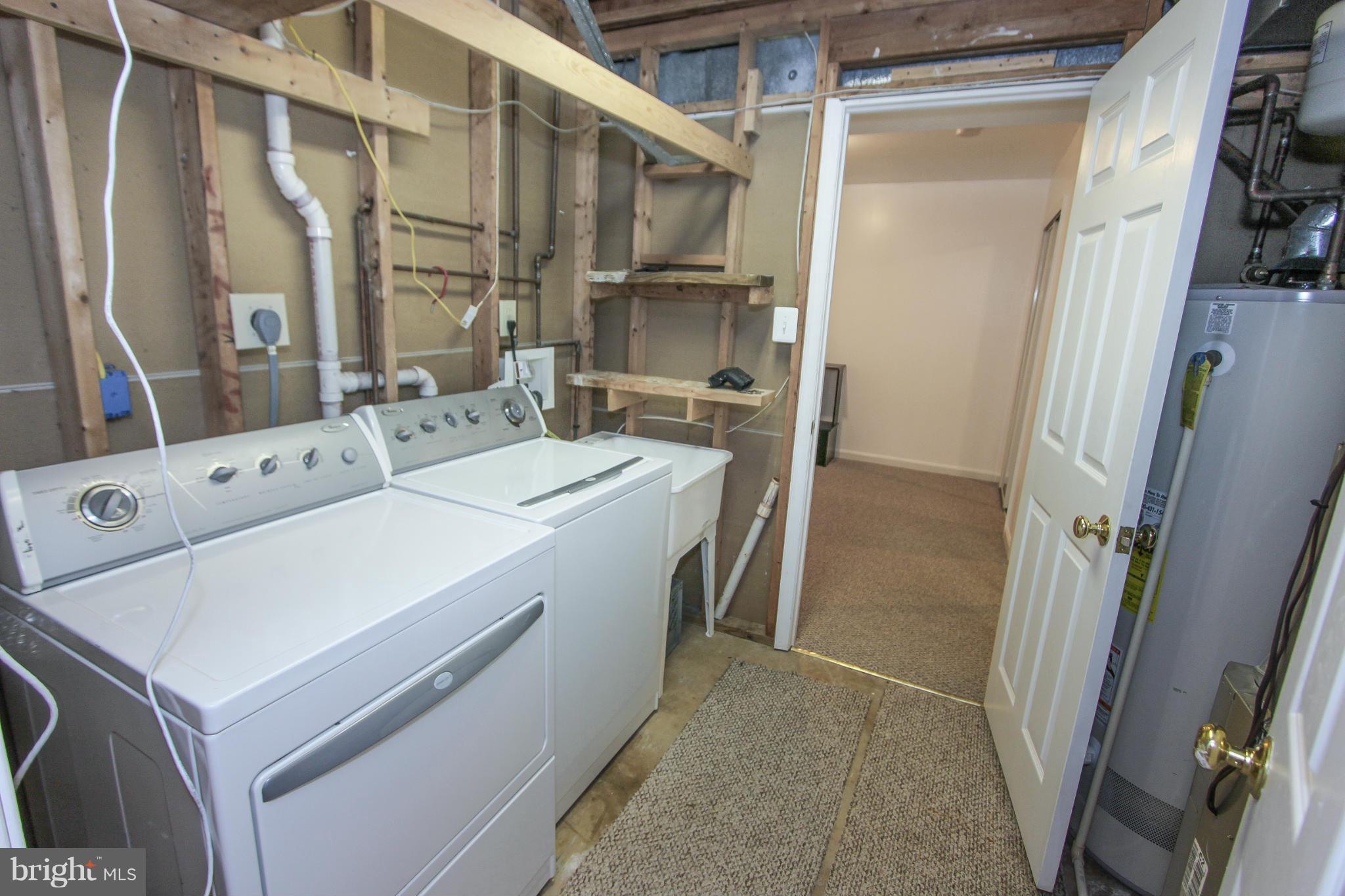 MIRROR RIDGE - Residential