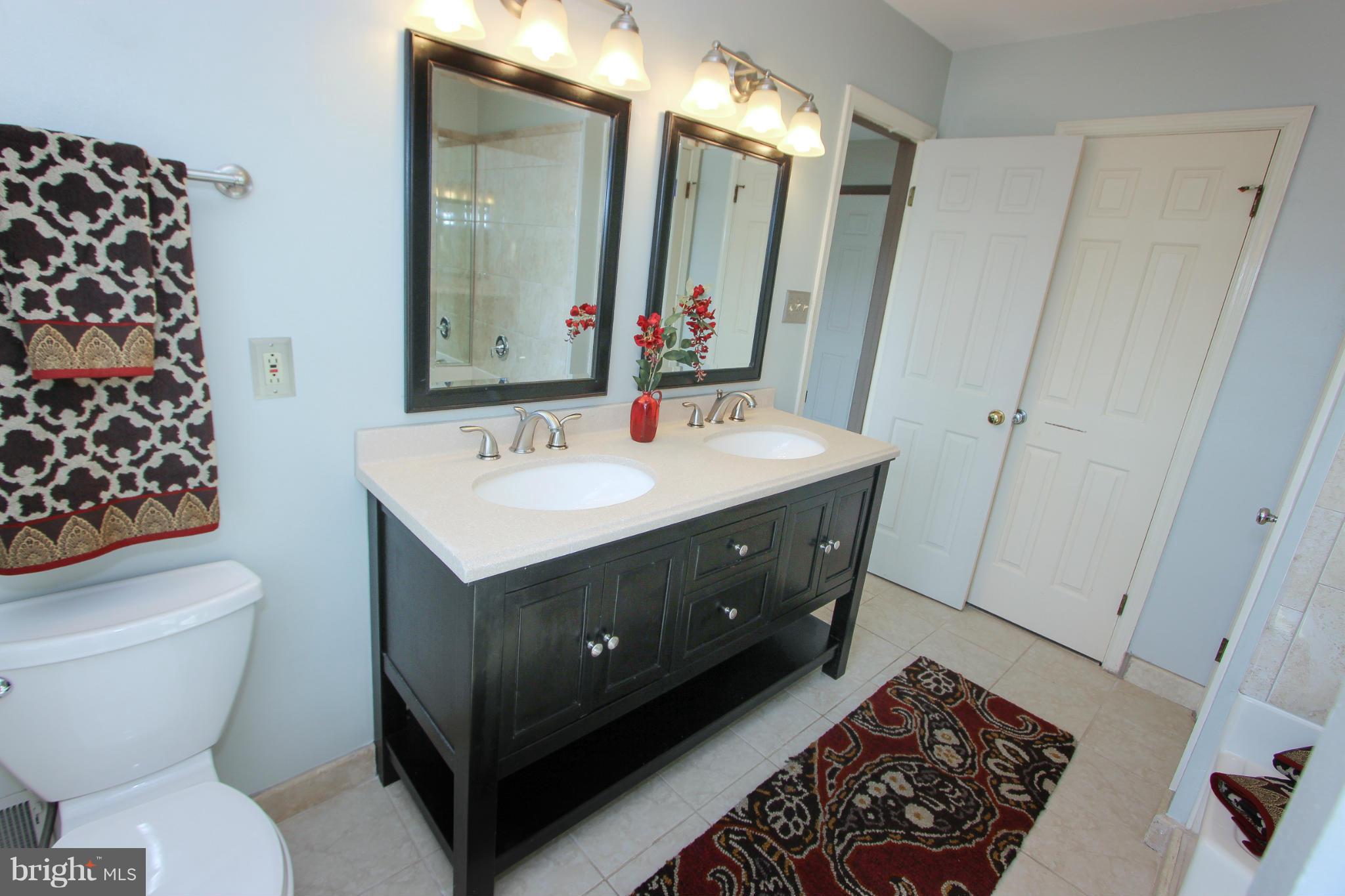 MIRROR RIDGE - Residential