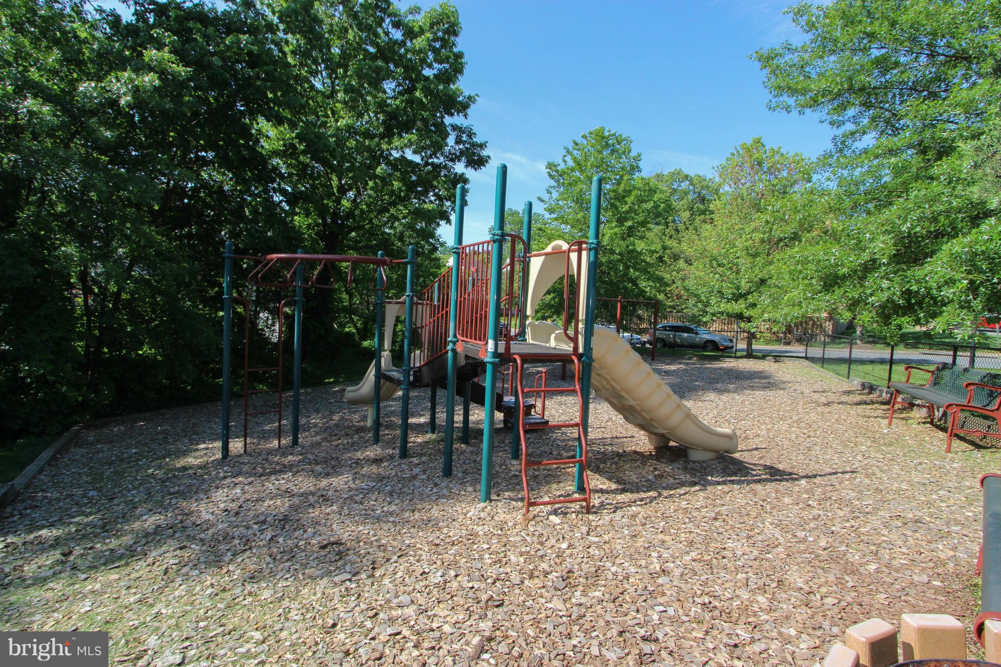 MIRROR RIDGE - Residential