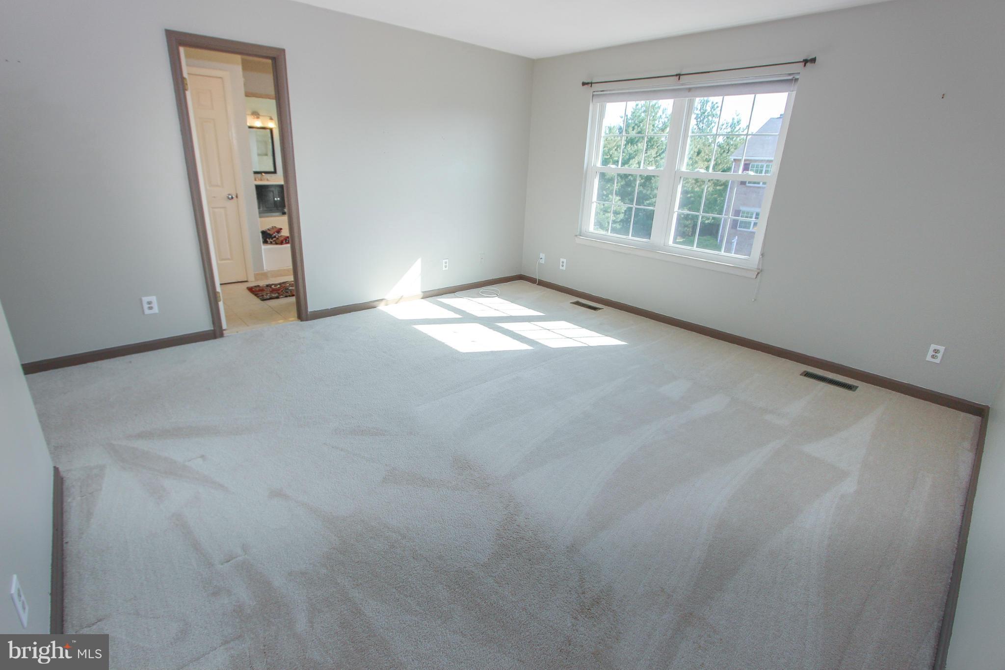 MIRROR RIDGE - Residential