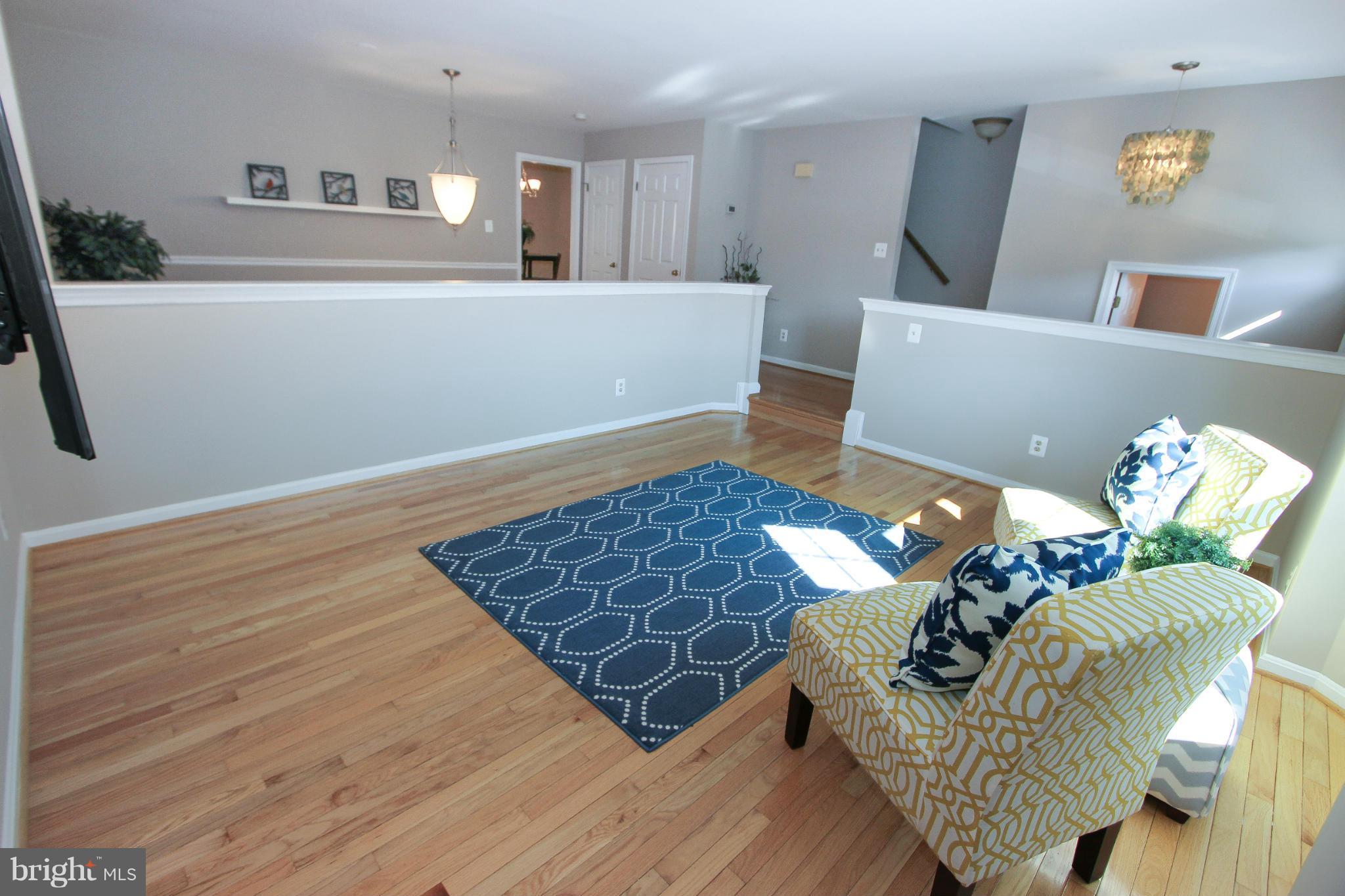 MIRROR RIDGE - Residential