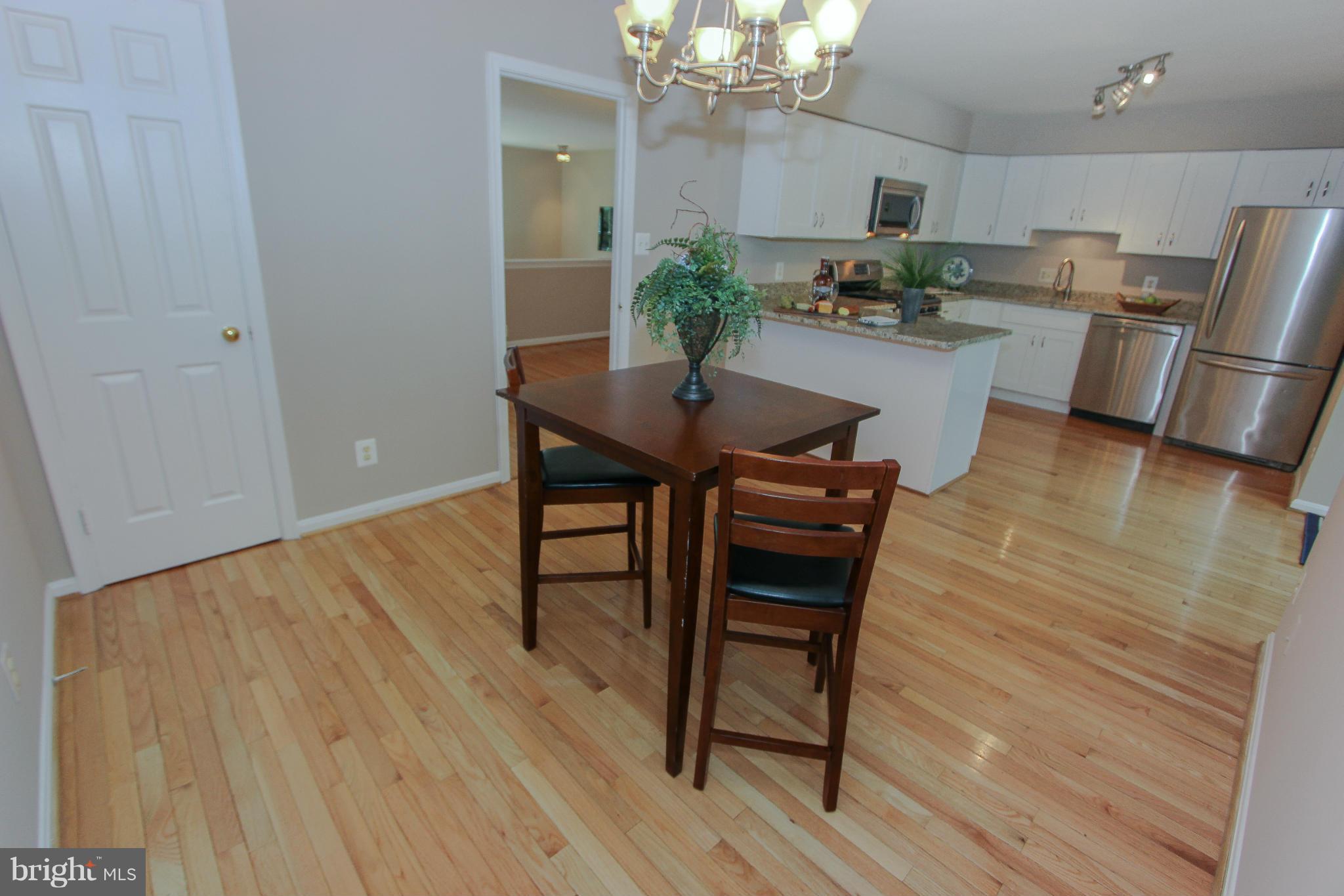 MIRROR RIDGE - Residential