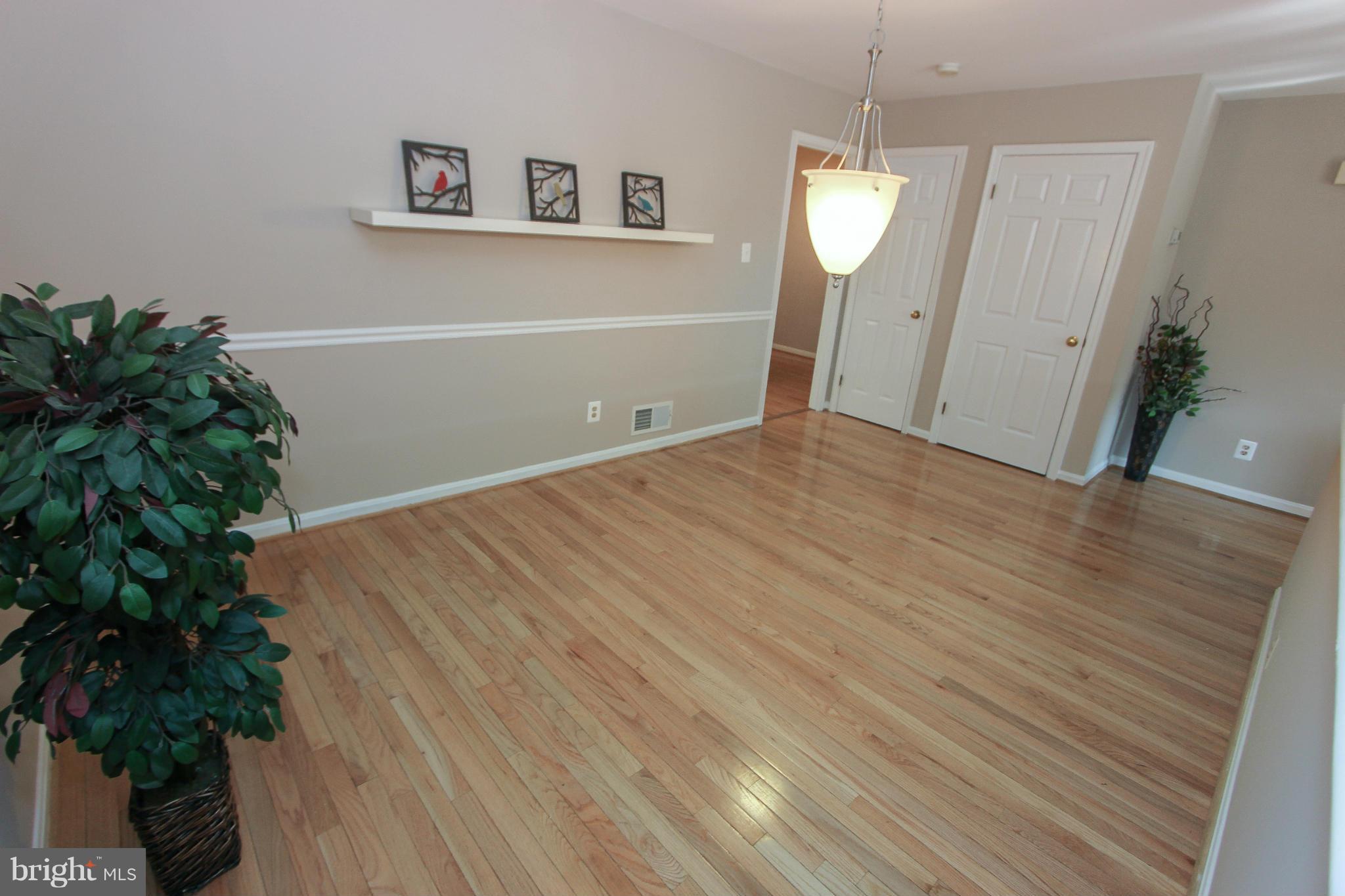 MIRROR RIDGE - Residential