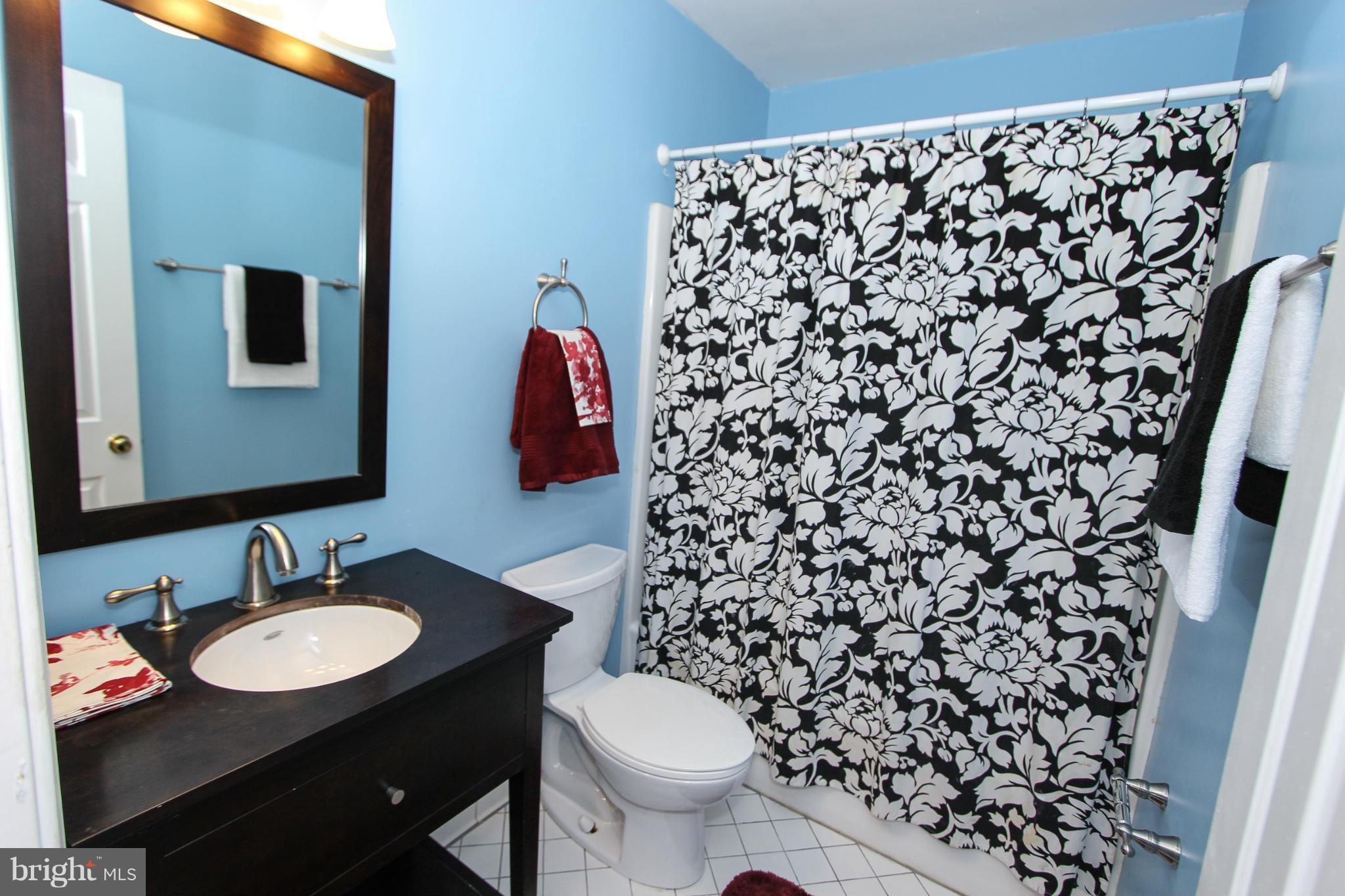 MIRROR RIDGE - Residential