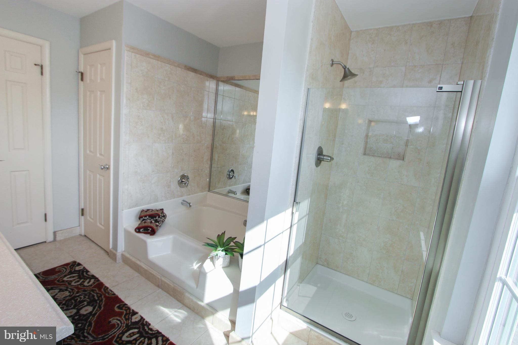 MIRROR RIDGE - Residential