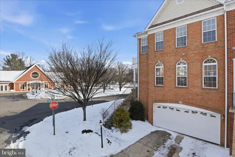 43793 Steinbeck Square, Ashburn, VA MLS: VALO2115256