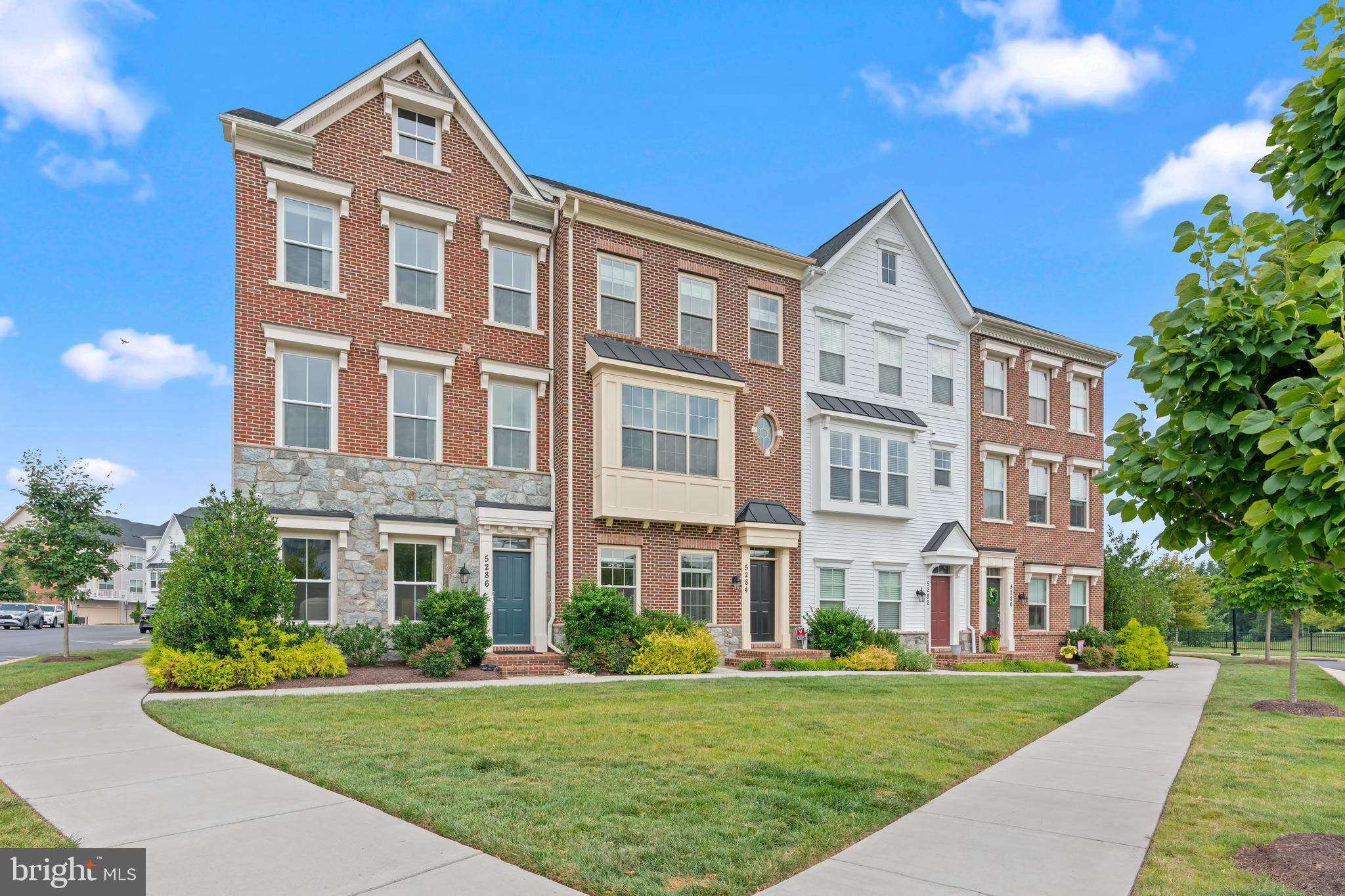 5284 RIDGEVIEW RETREAT DRIVE