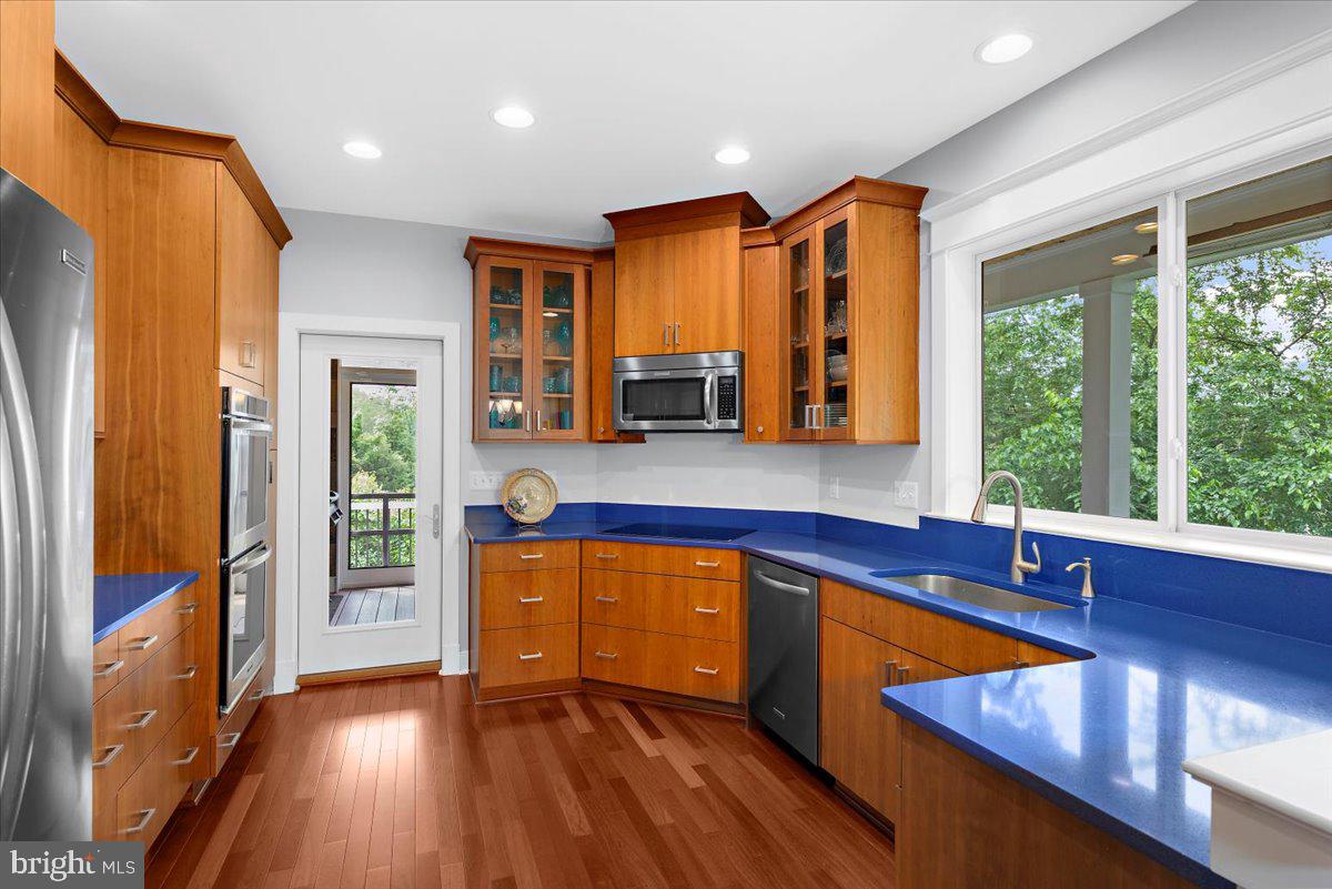 637 RAVINE ROAD