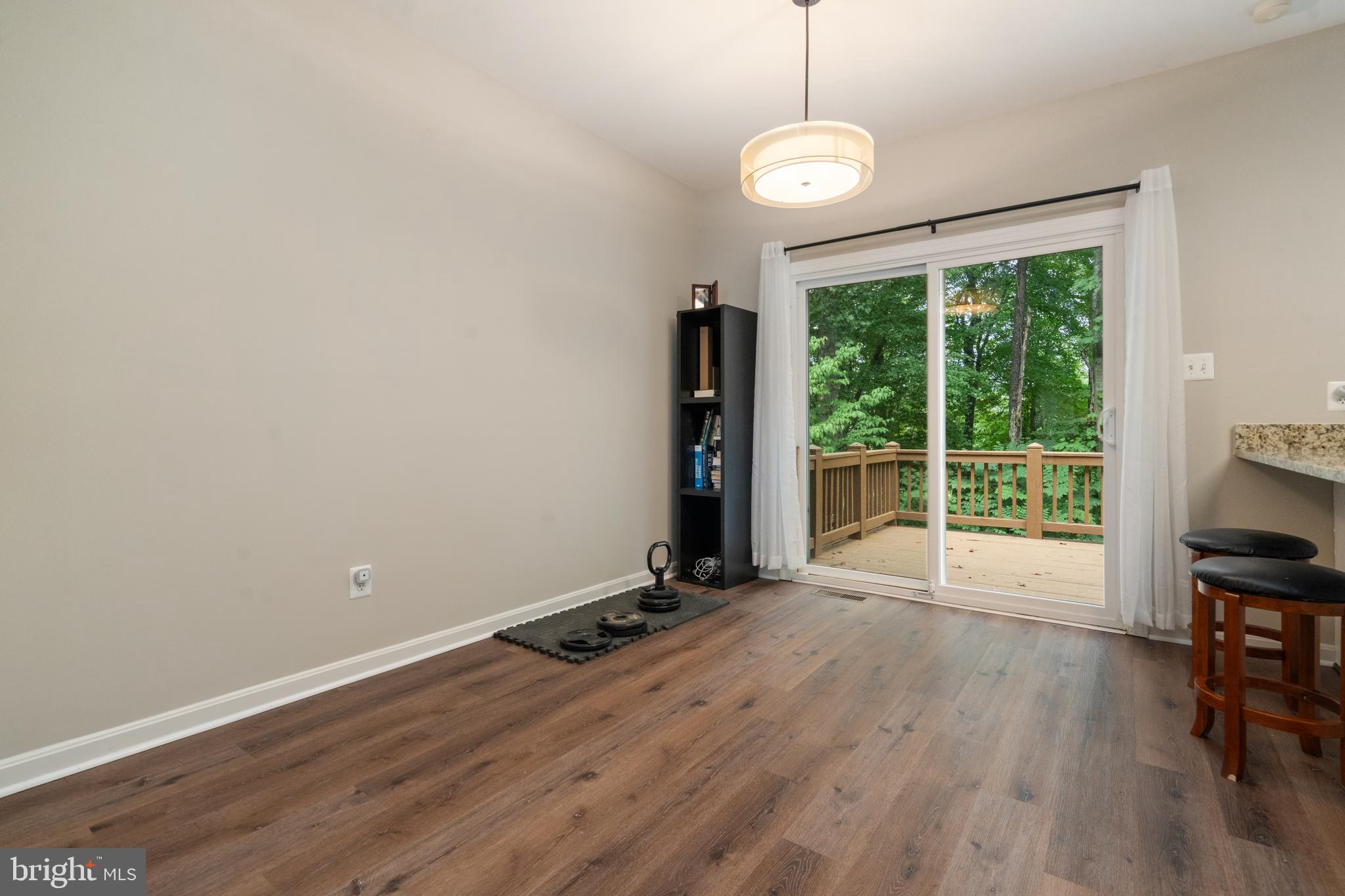 FAIRFAX RIDGE - Residential