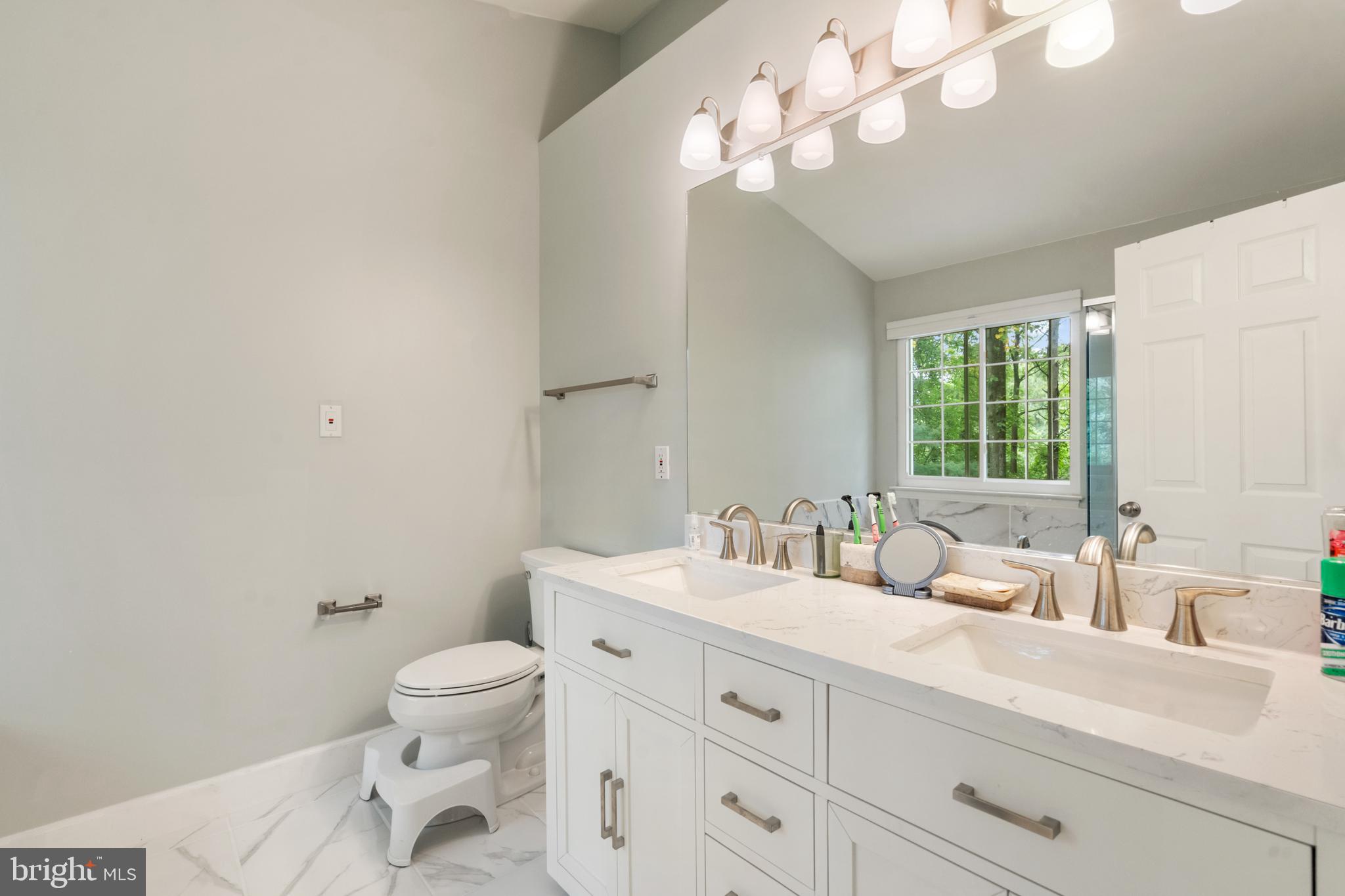 FAIRFAX RIDGE - Residential