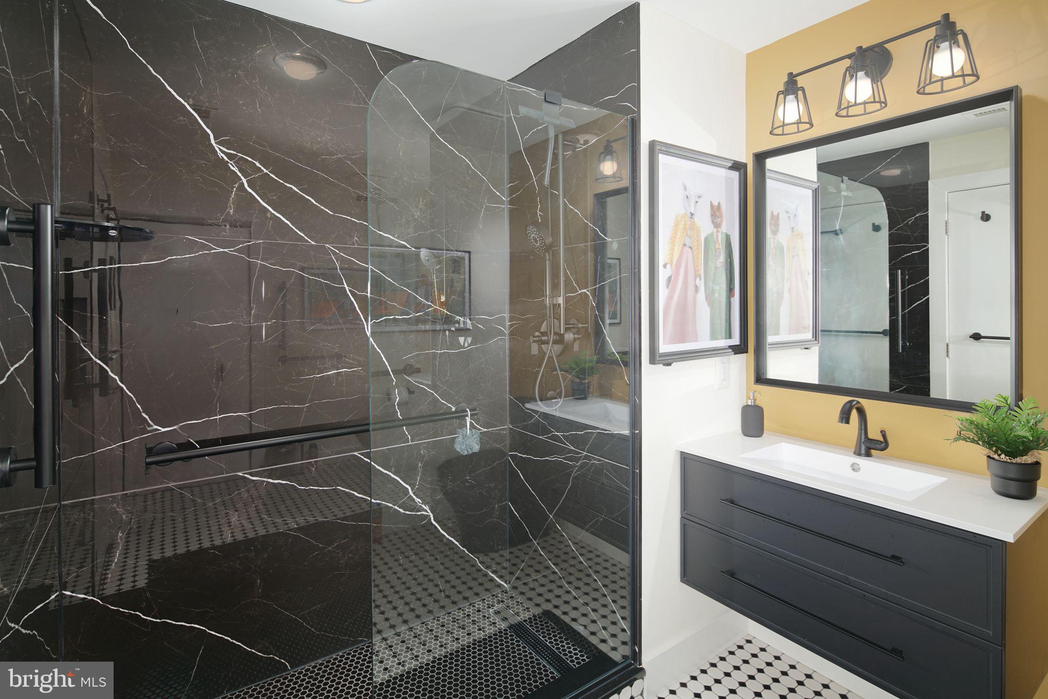 QUEEN VILLAGE - Residential