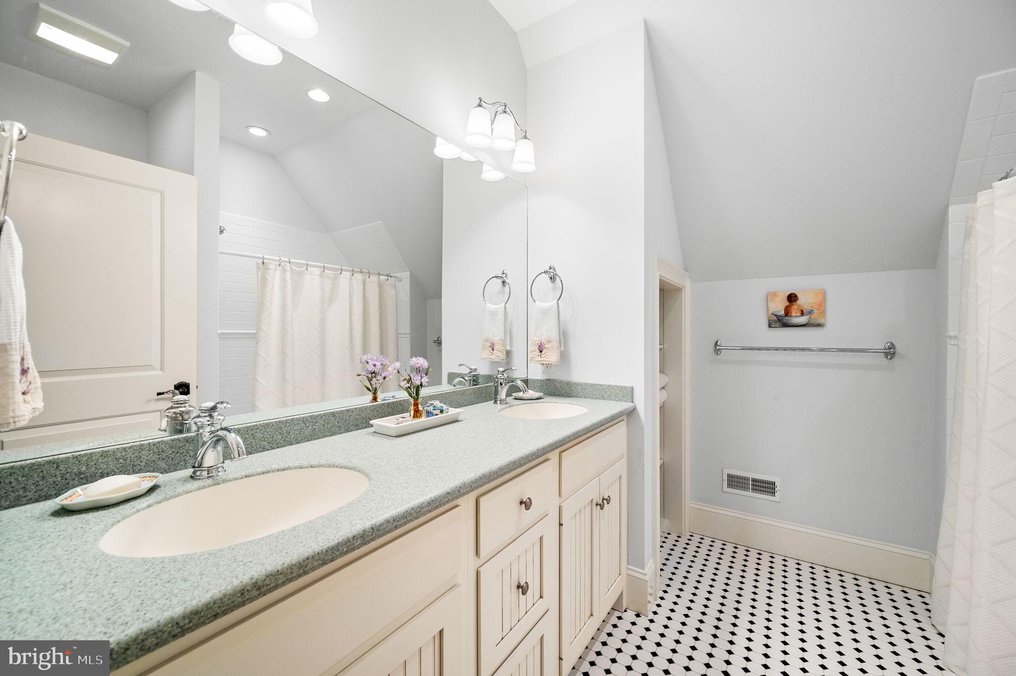 ECHO VALLEY - Residential