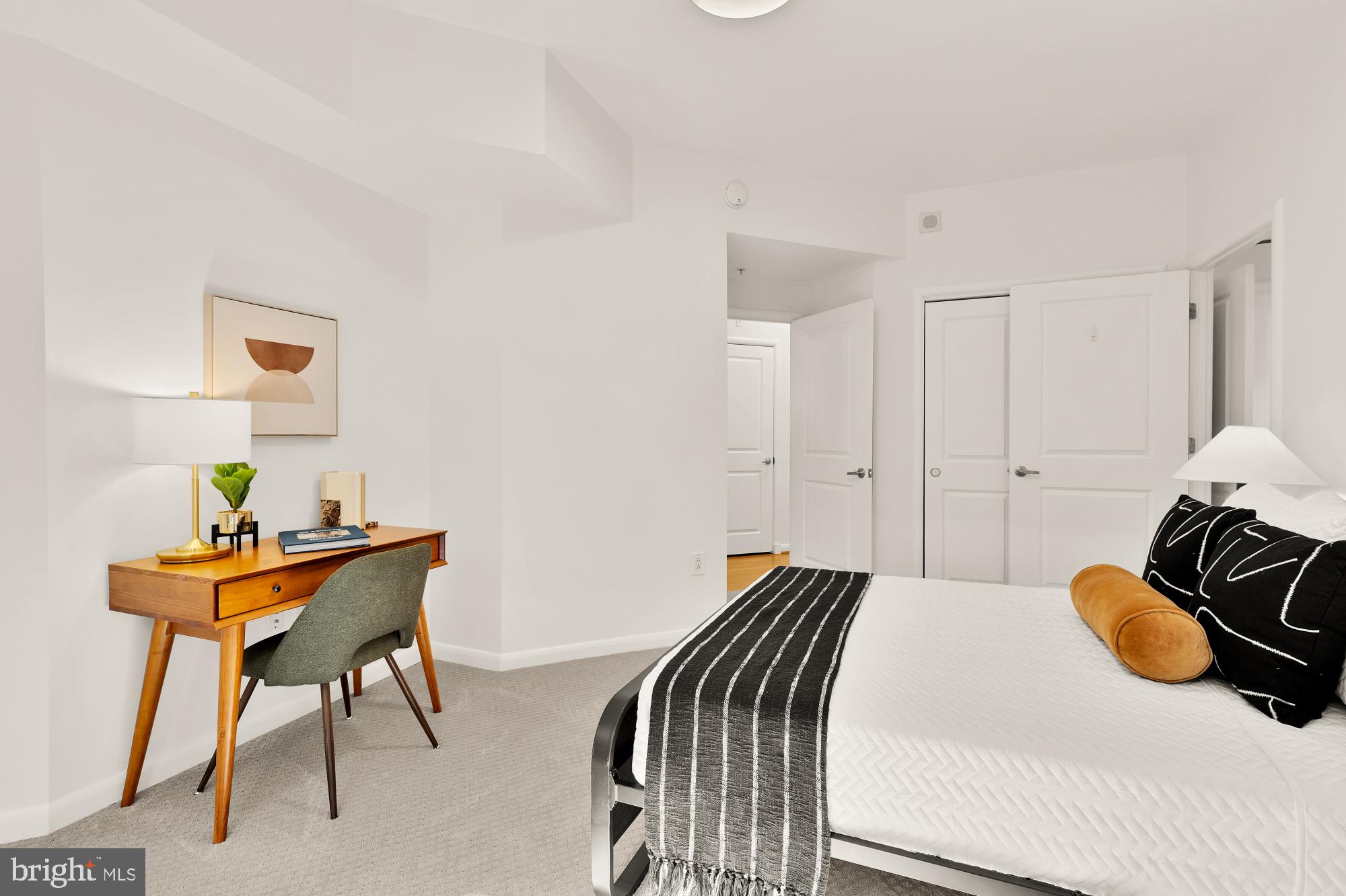 CLARENDON - Residential