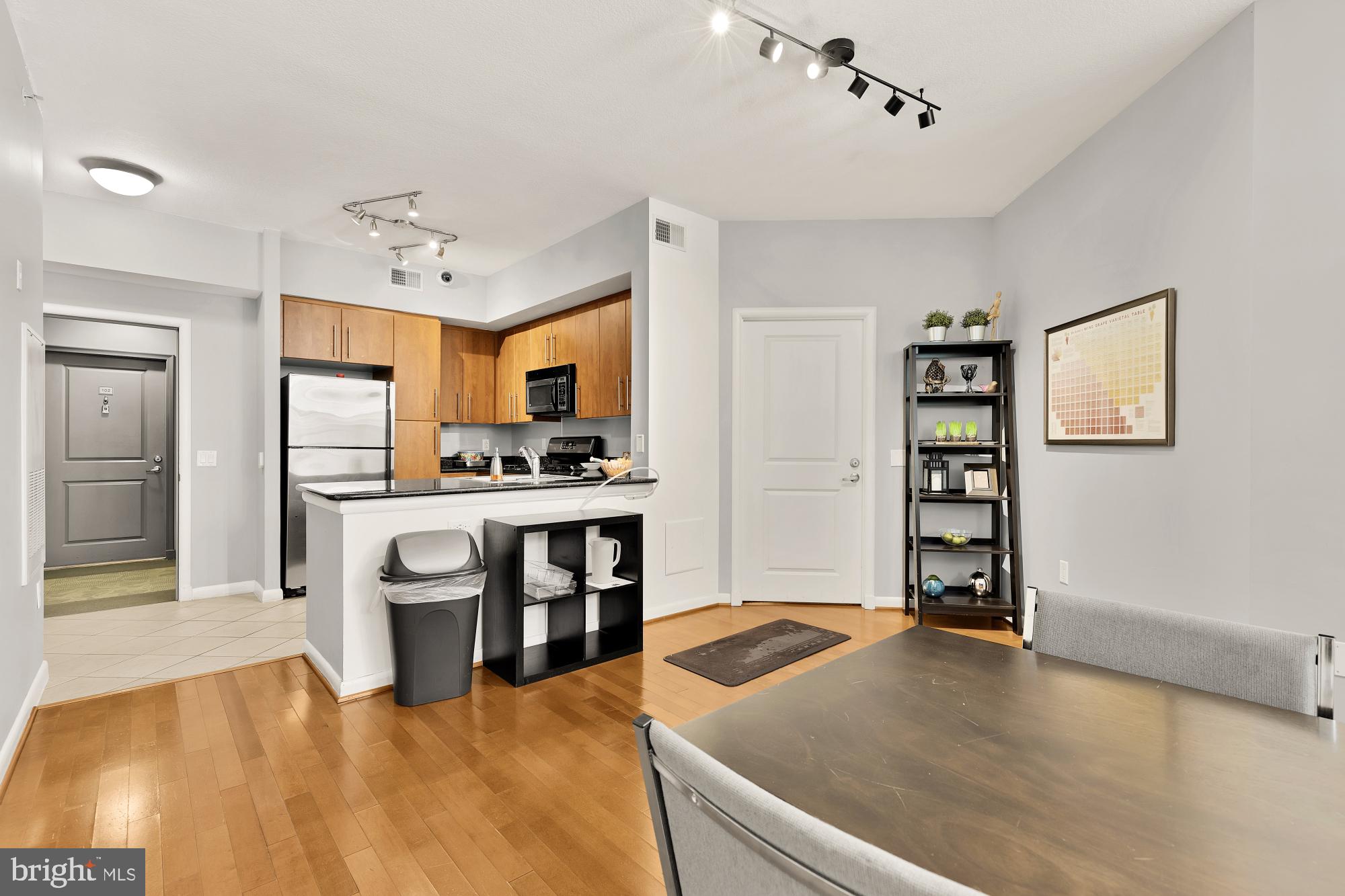 CLARENDON - Residential