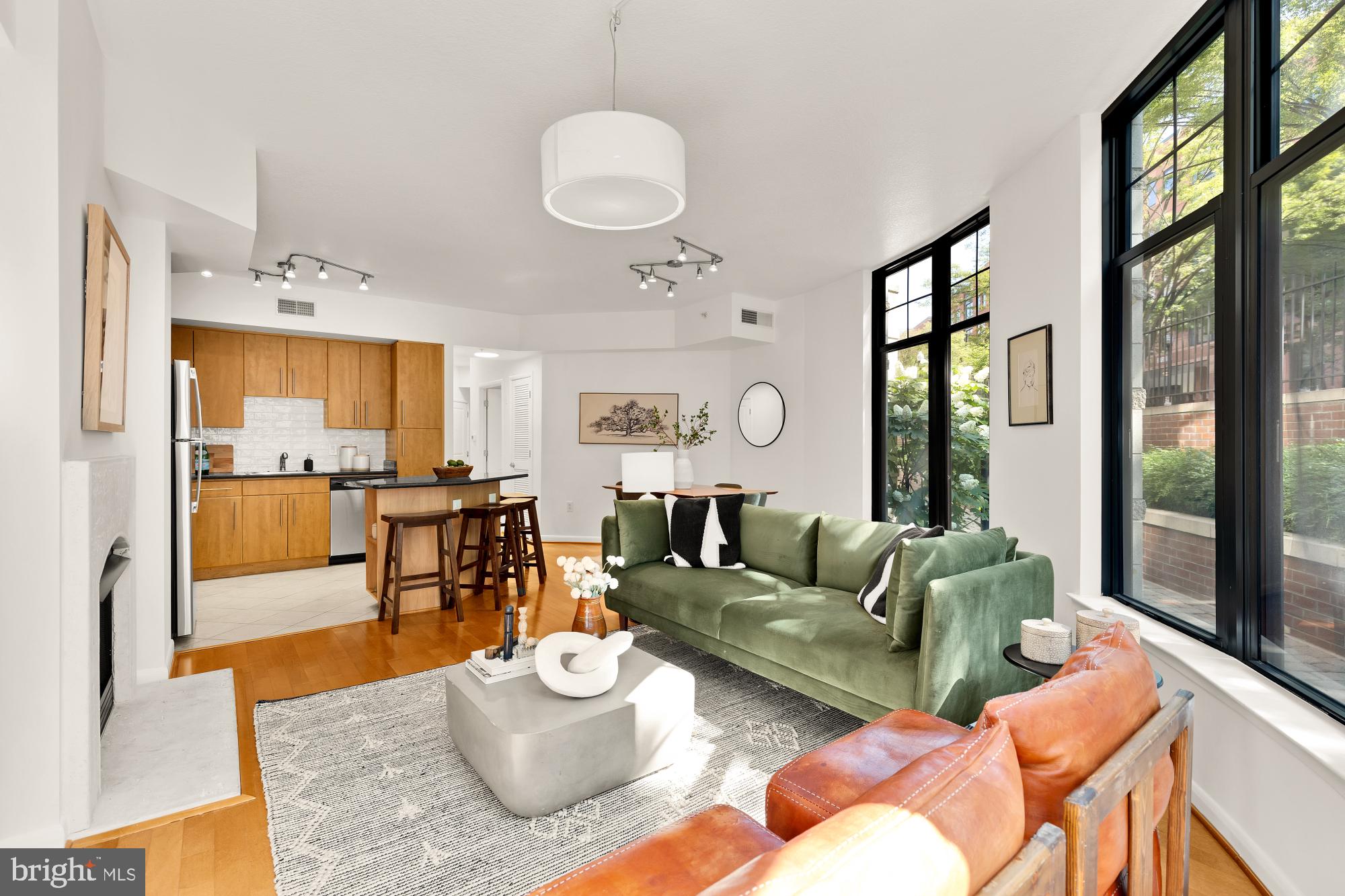 CLARENDON - Residential