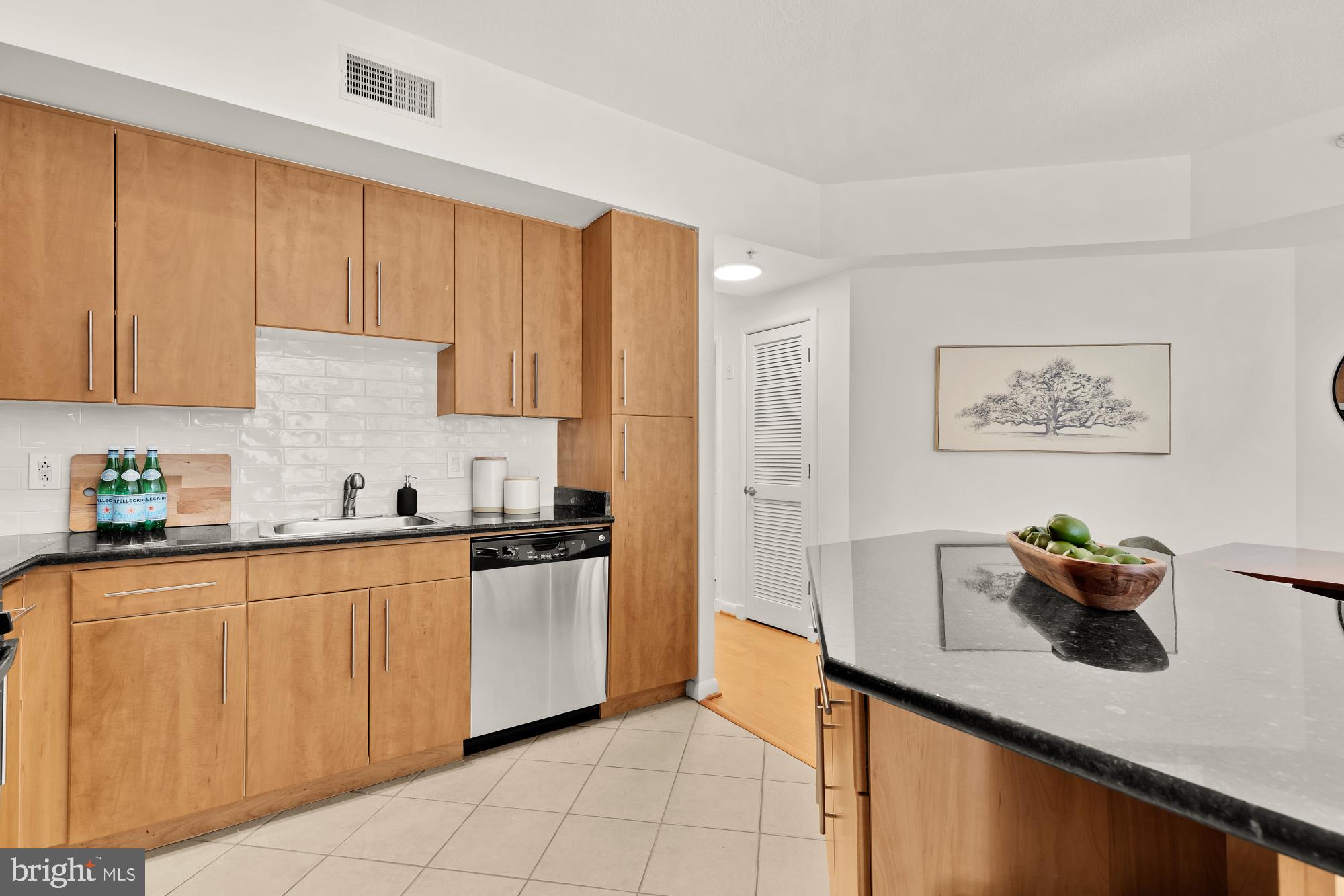 CLARENDON - Residential