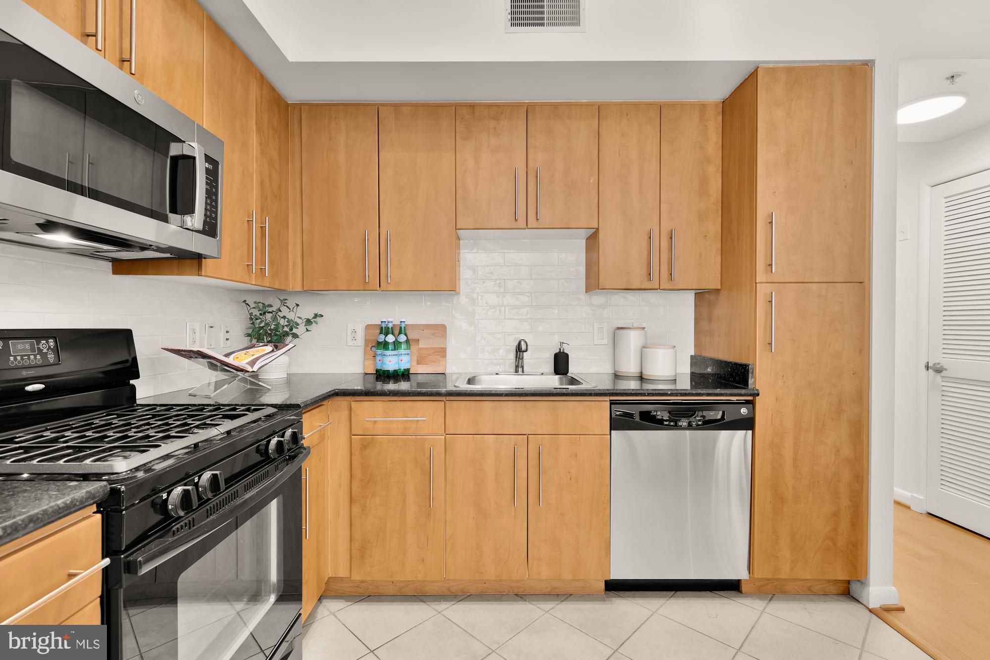 CLARENDON - Residential