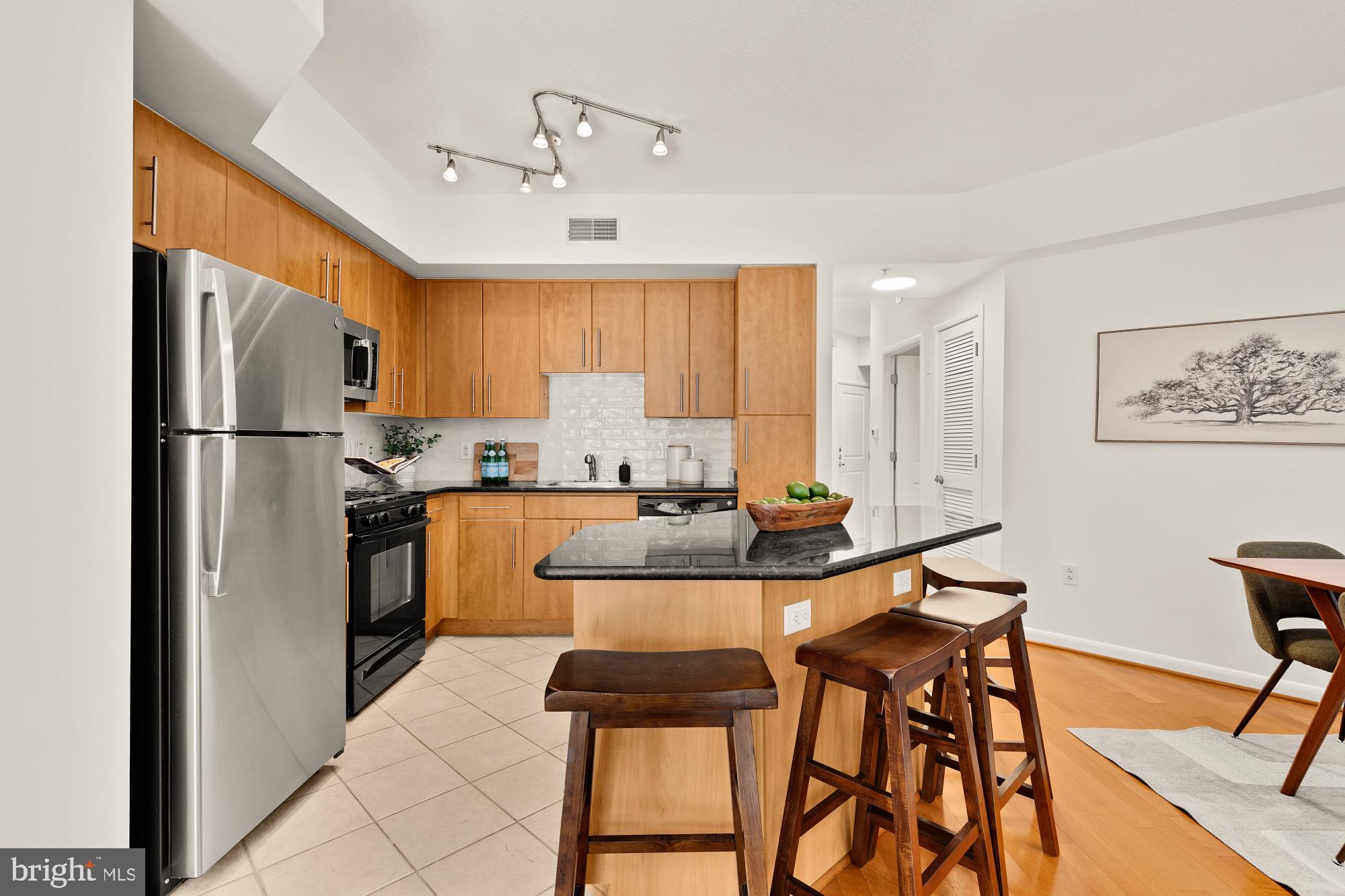 CLARENDON - Residential