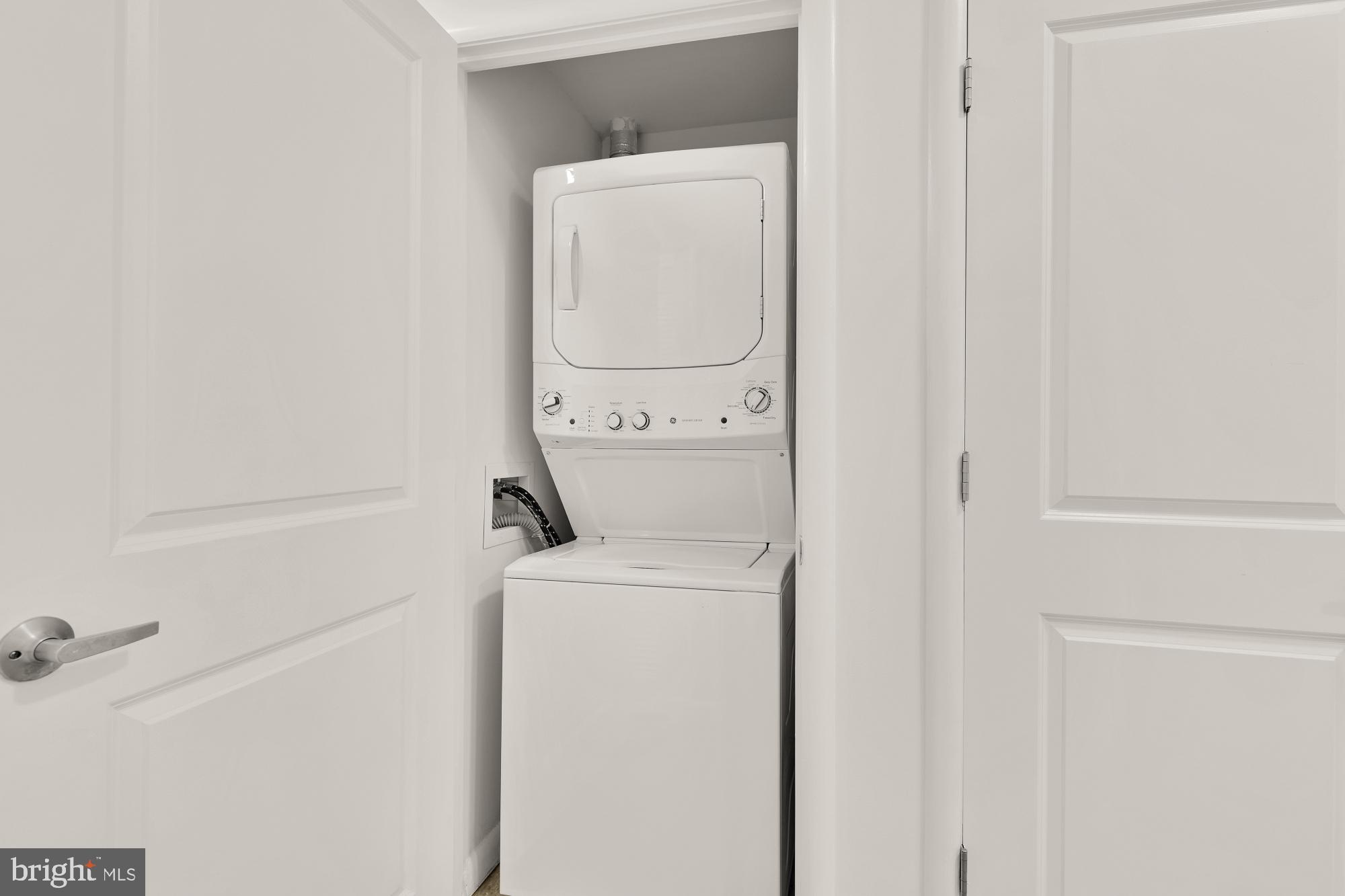 CLARENDON - Residential