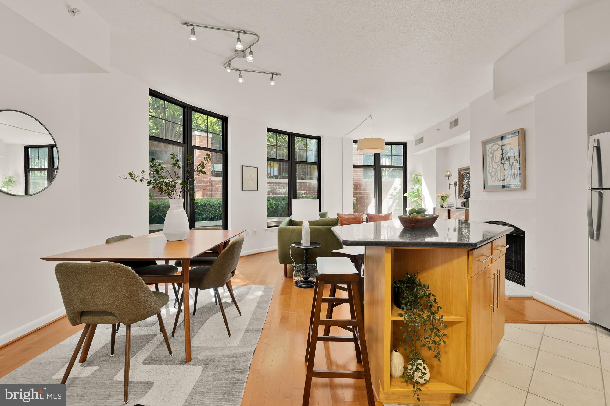 CLARENDON - Residential