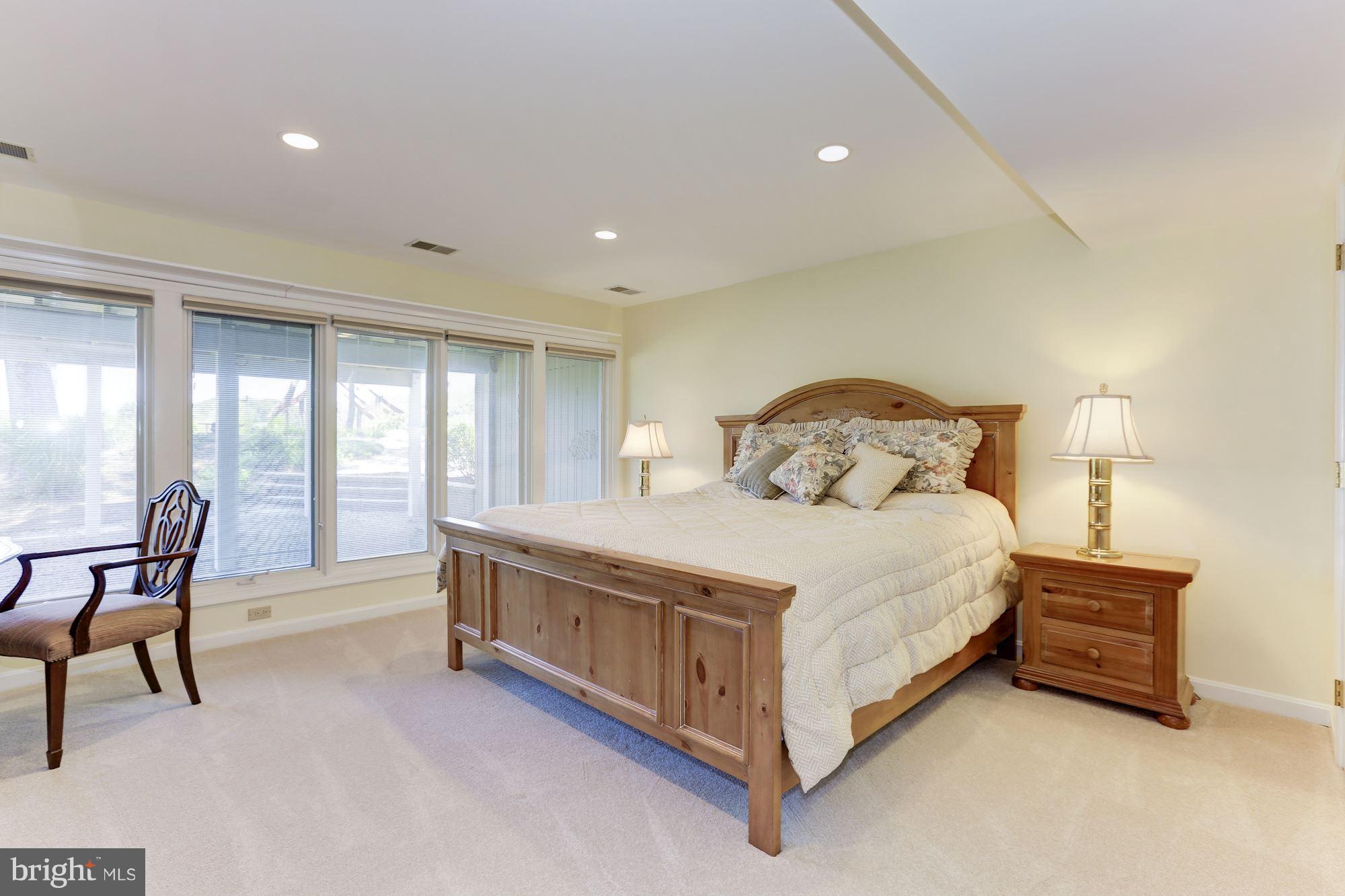 SOUTHDOWN SHORES - Residential