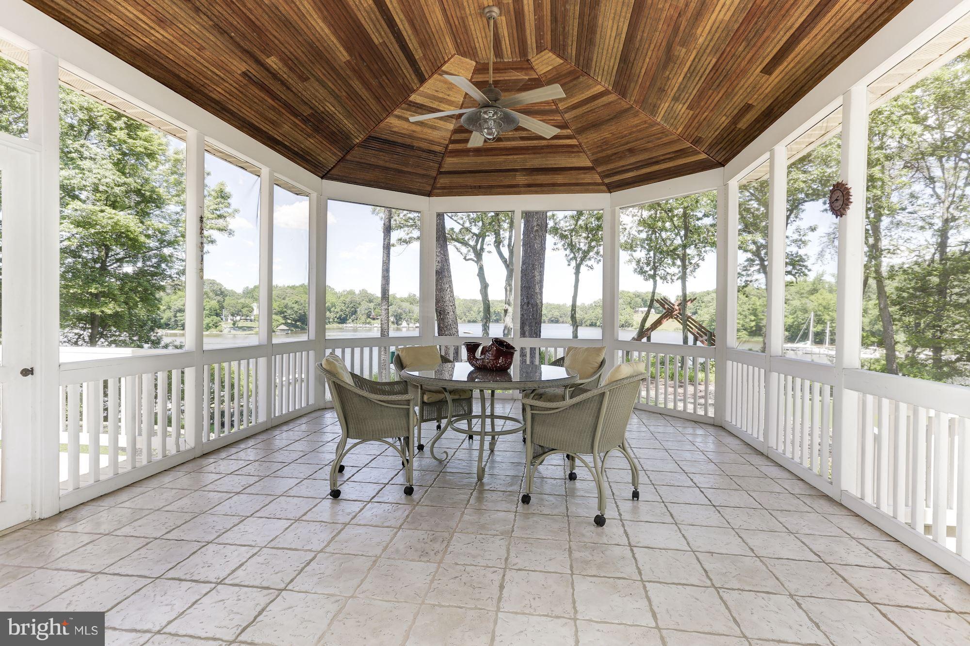 SOUTHDOWN SHORES - Residential