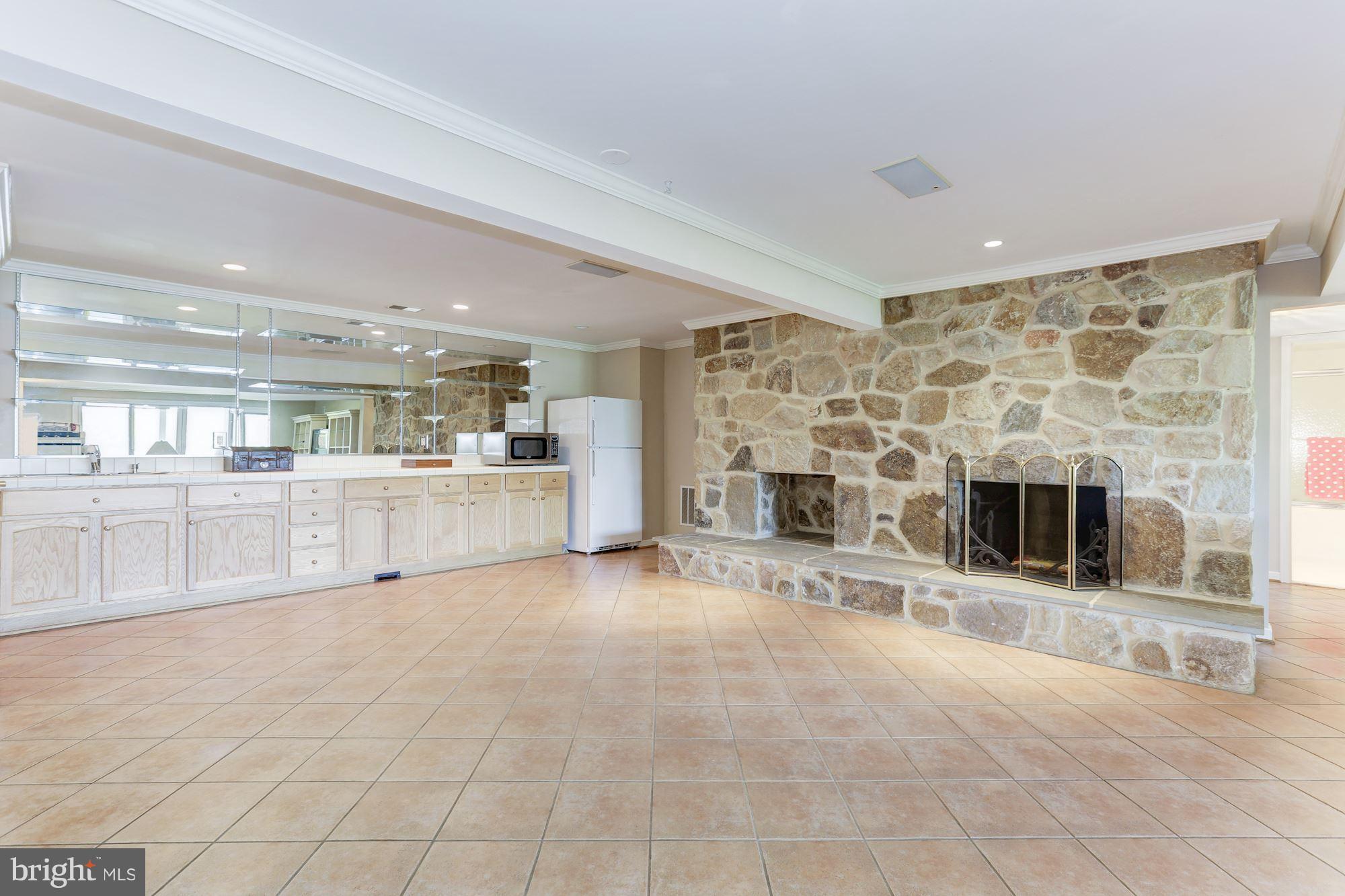 SOUTHDOWN SHORES - Residential