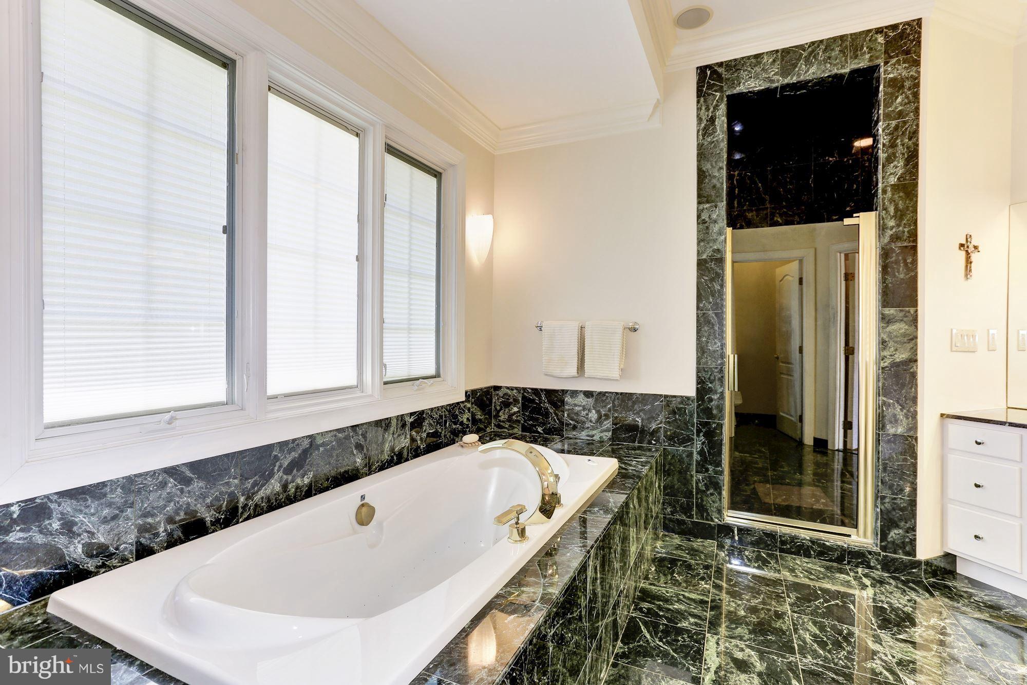 SOUTHDOWN SHORES - Residential